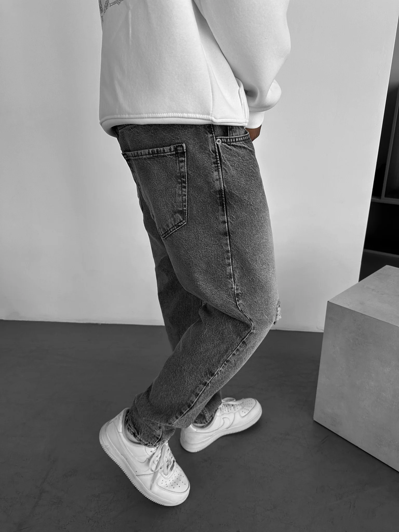 Boyfriend Washed Torn Jeans - Anthracite - Image 4