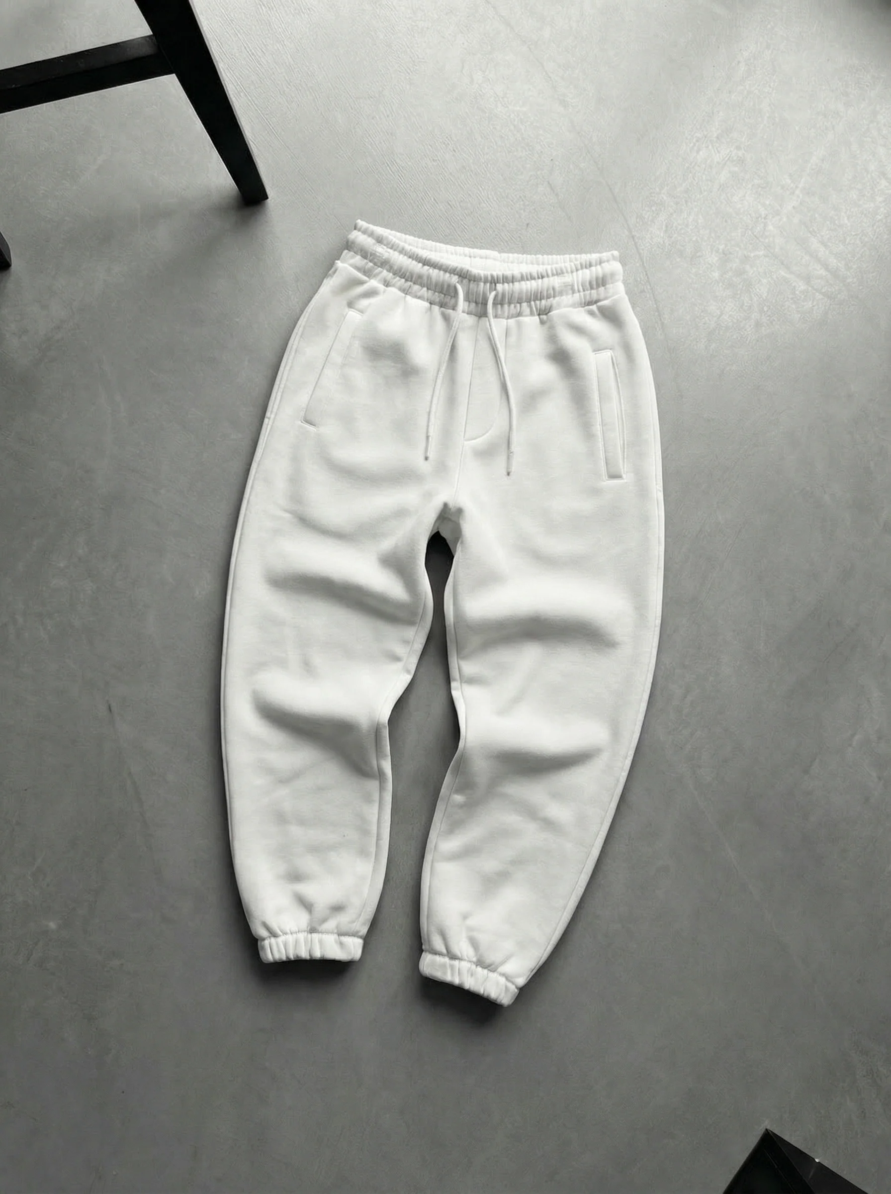 Basic Jogger - White