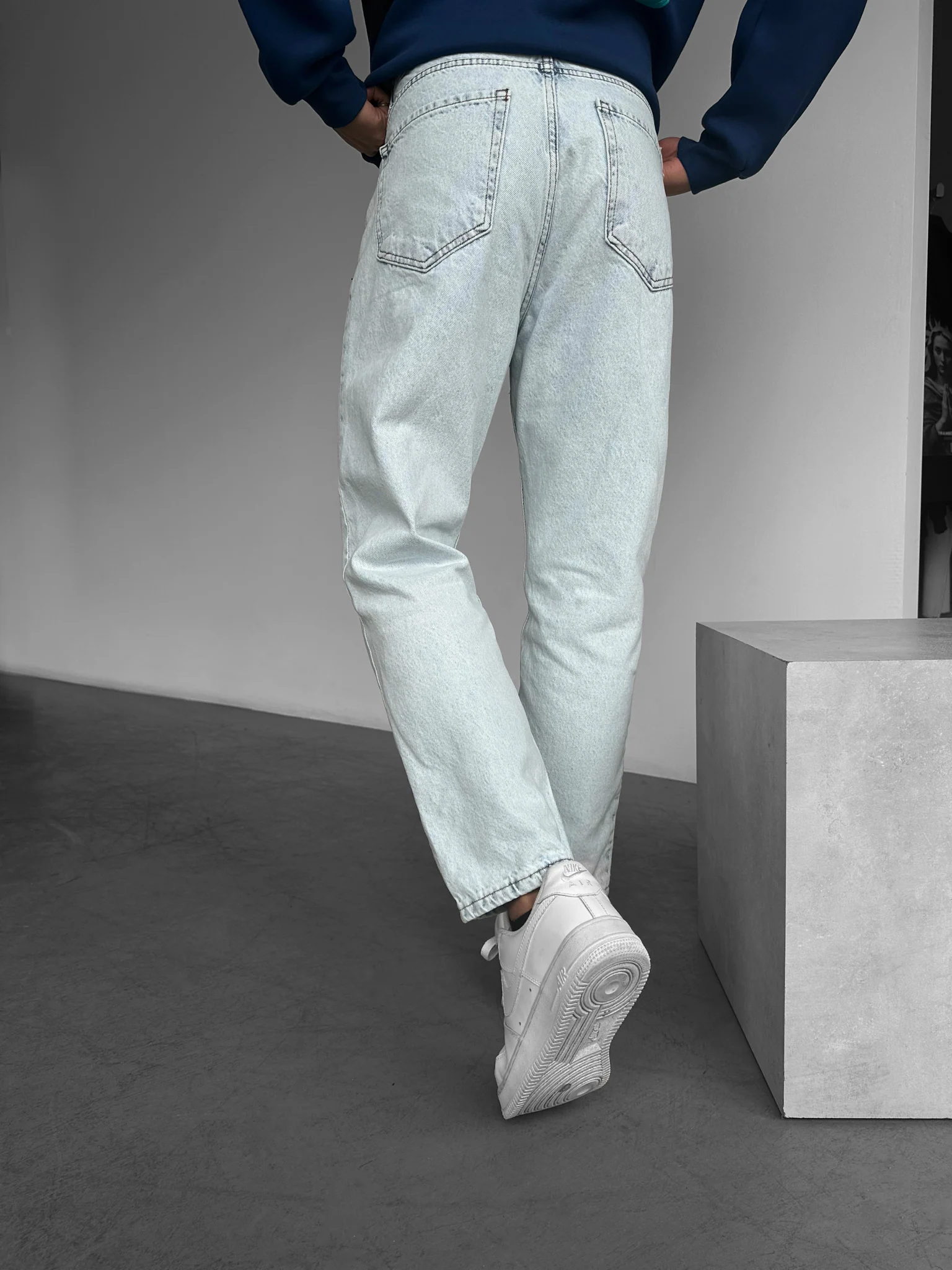 Boyfriend Torn Jeans - Ice Blue - Image 4