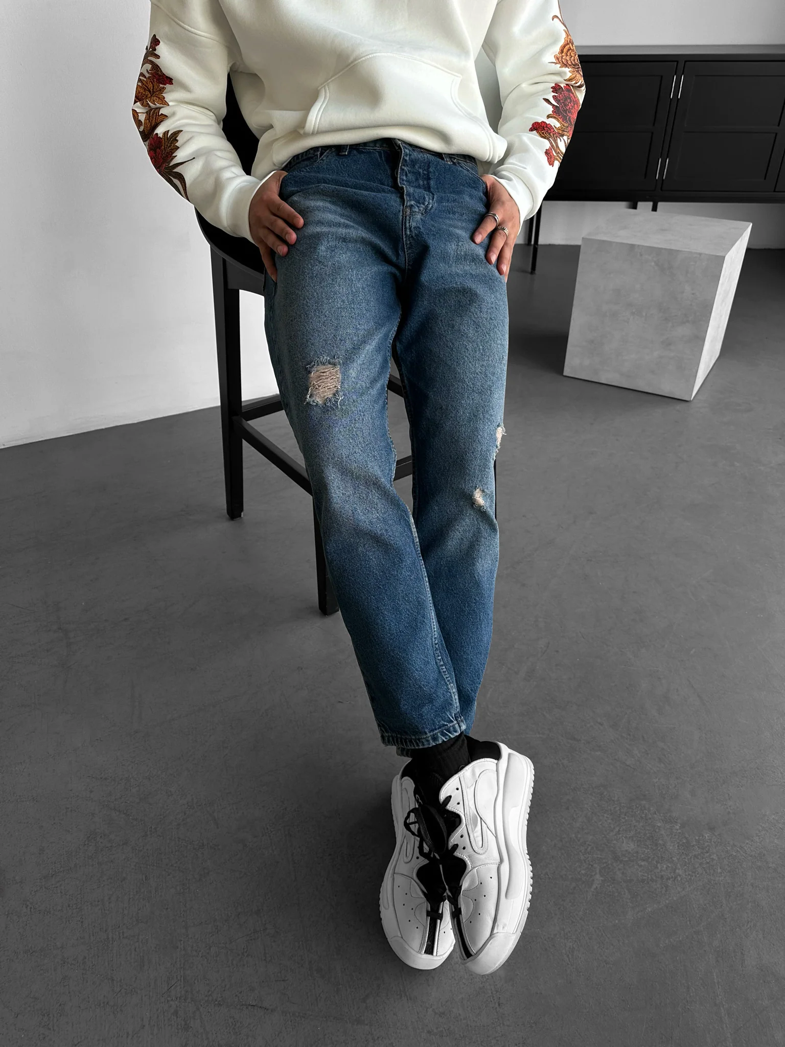 Boyfriend Washed Torn Jeans - Dark Blue