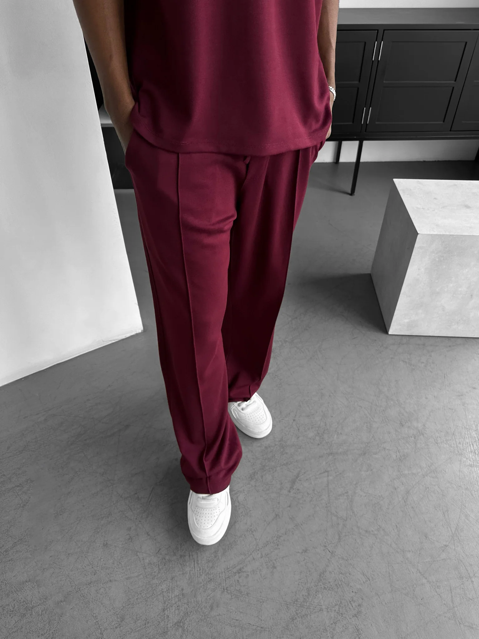 Loose Fit Basic Pleated Trousers - Bordeaux - Image 2