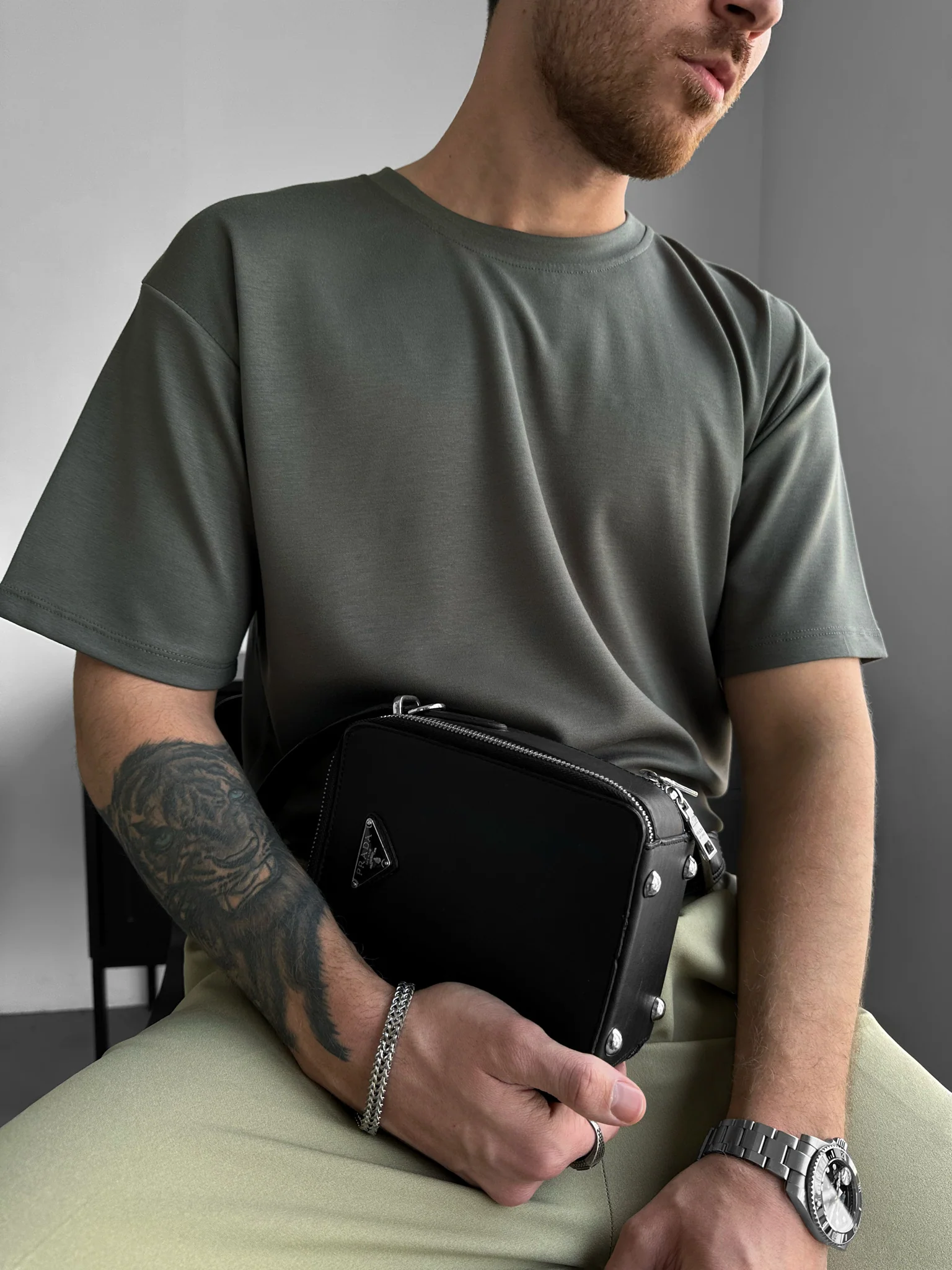 Loose Fit Basic T-shirt - Khaki - Image 2