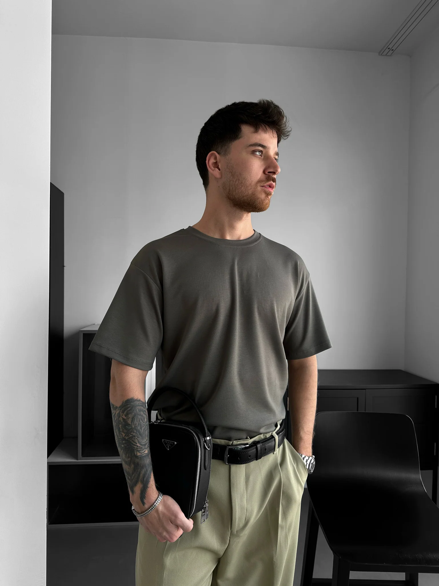 Loose Fit Basic T-shirt - Khaki - Image 6