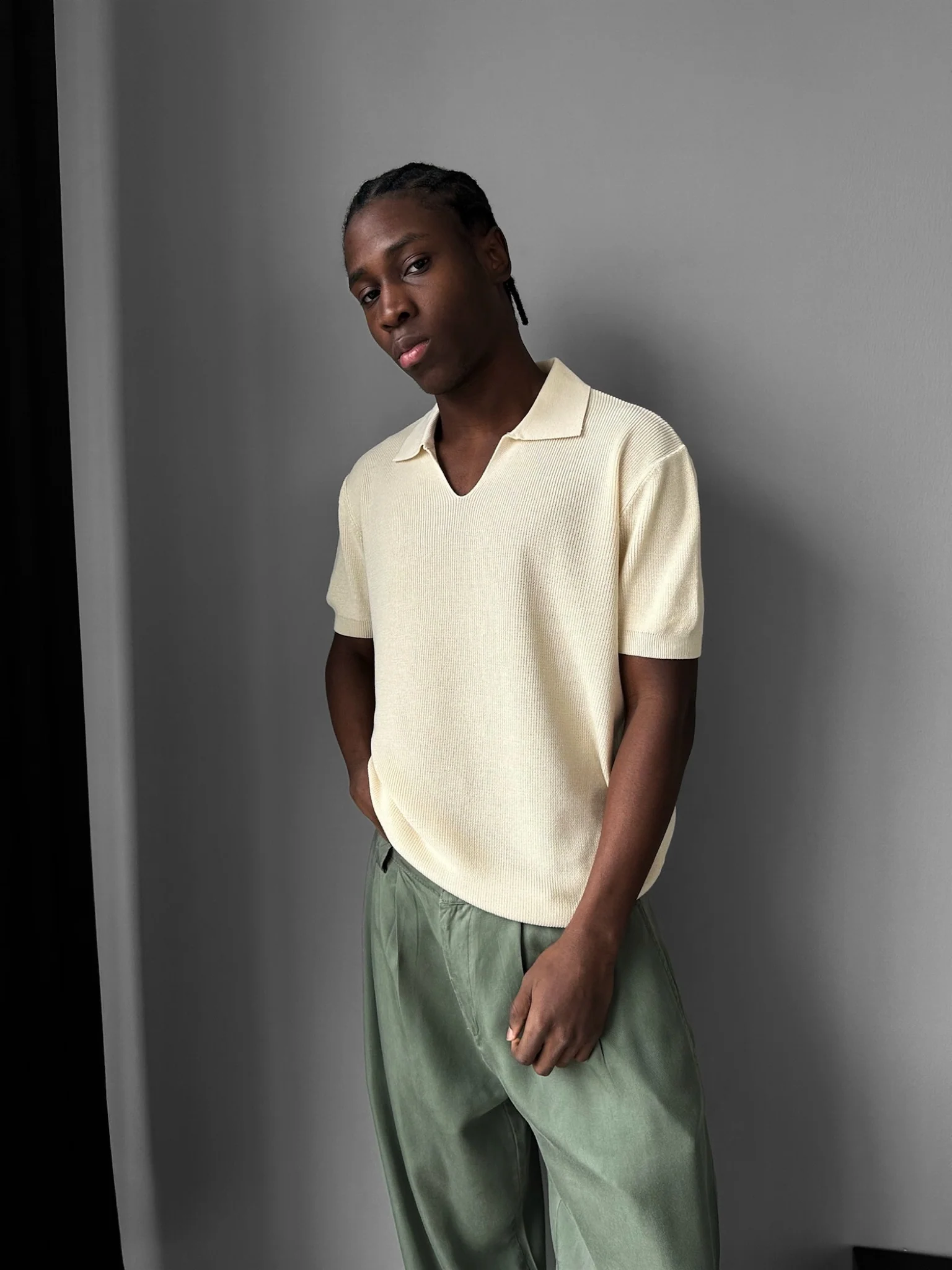Loose fit fine knit collar T-Shirt - Beige