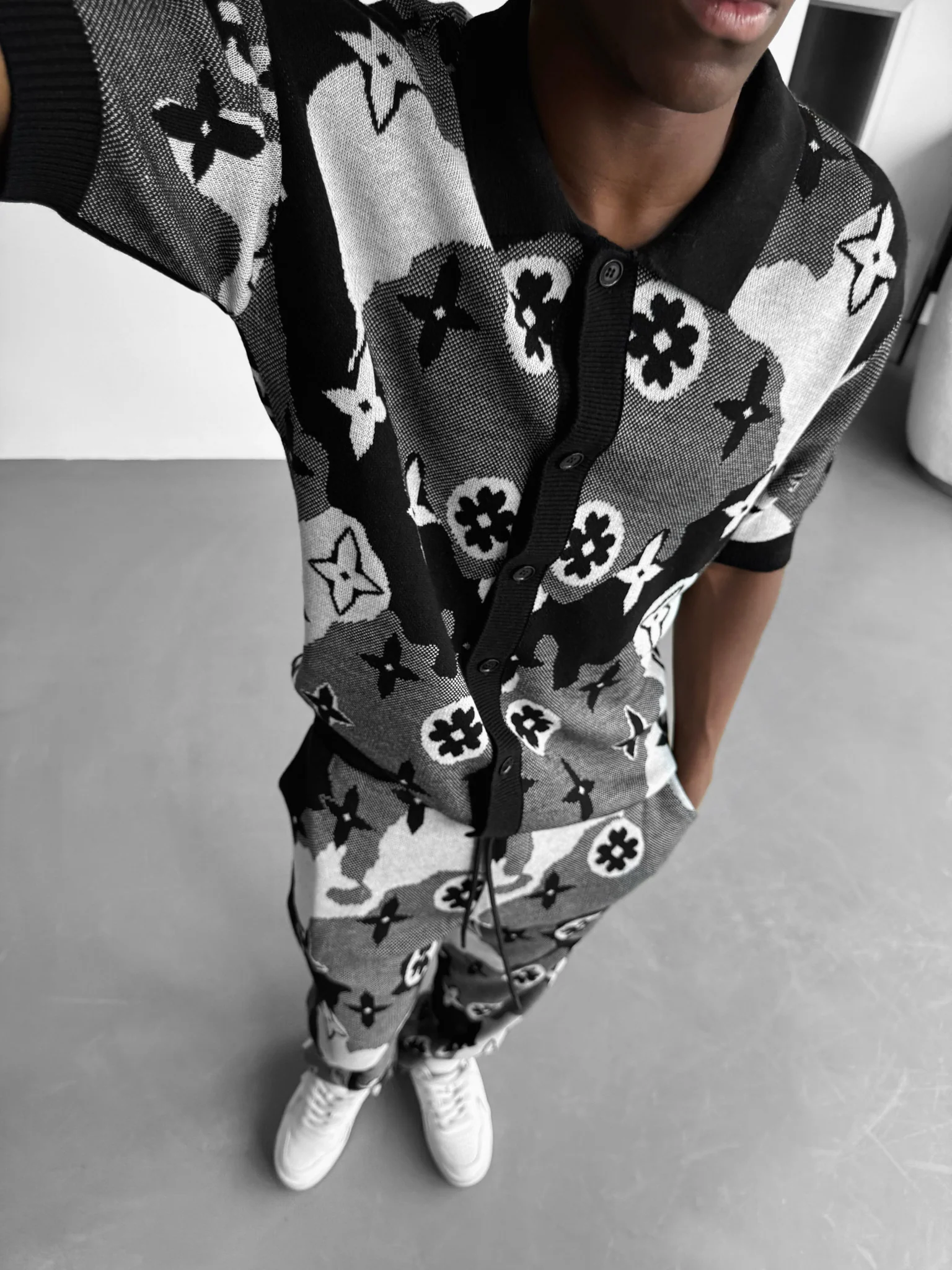 Loose fit Knit Pattern Trousers - Black - Image 2