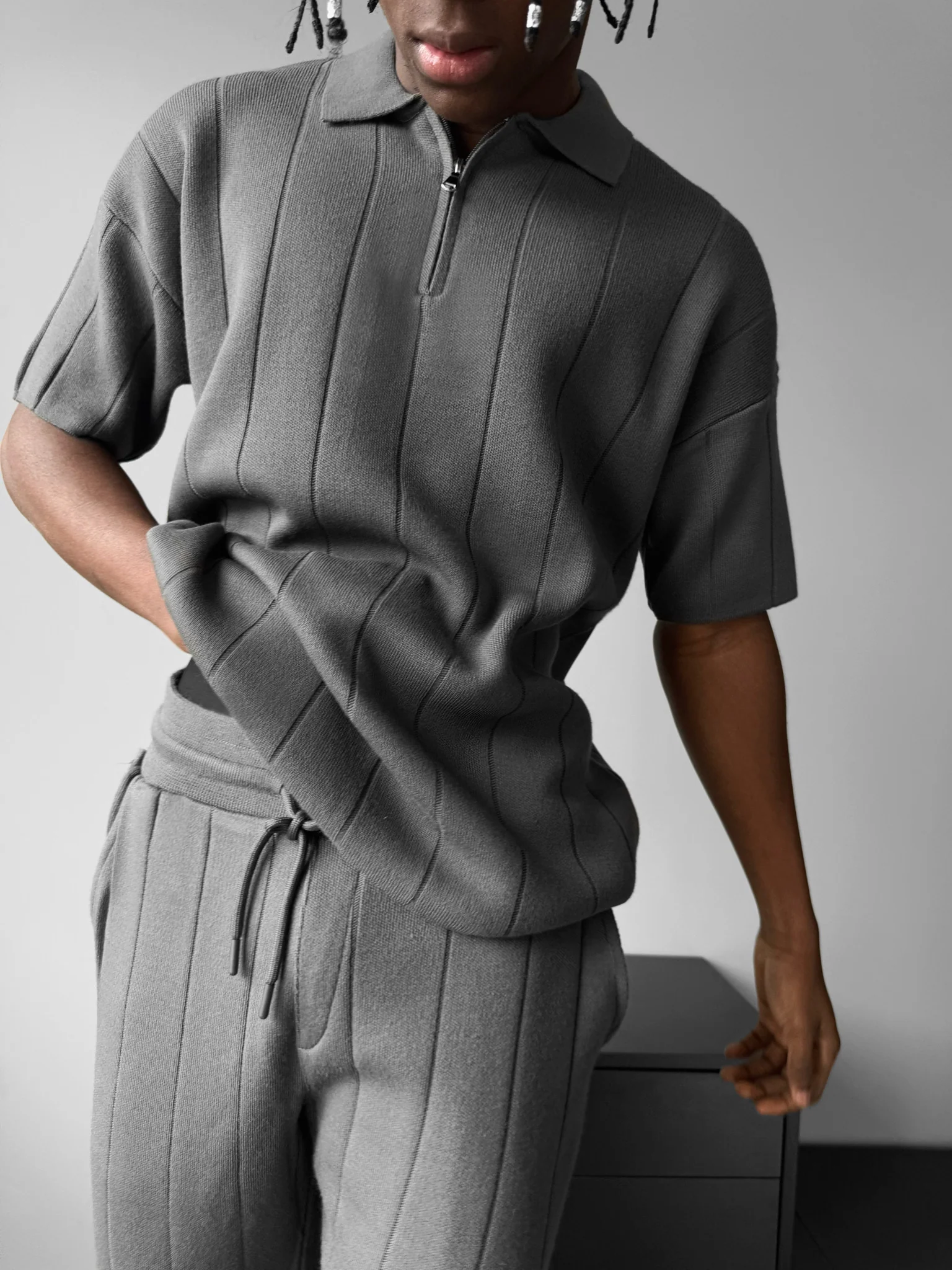 Loose Fit Line Collar Knit T-Shirt - Anthracite - Image 4
