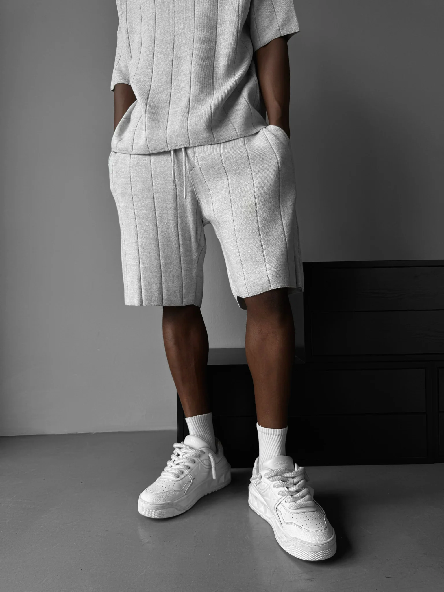 Loose Fit Line Knit Shorts - Light Grey - Image 2