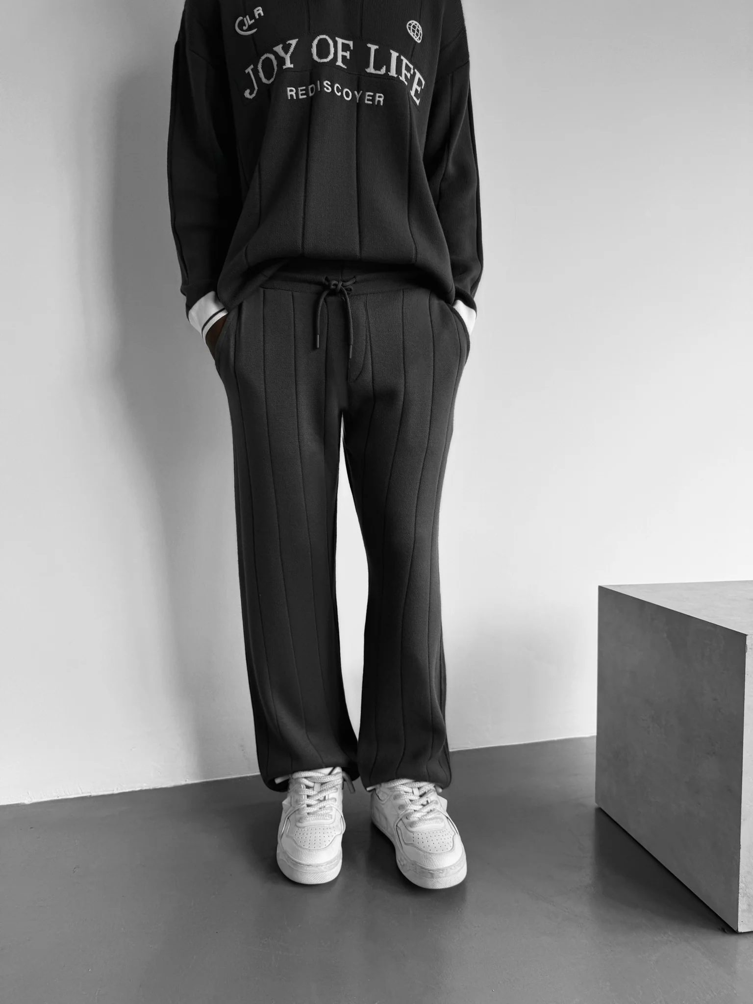 Loose Fit Lines Knit Pants - Anthracite - Image 2
