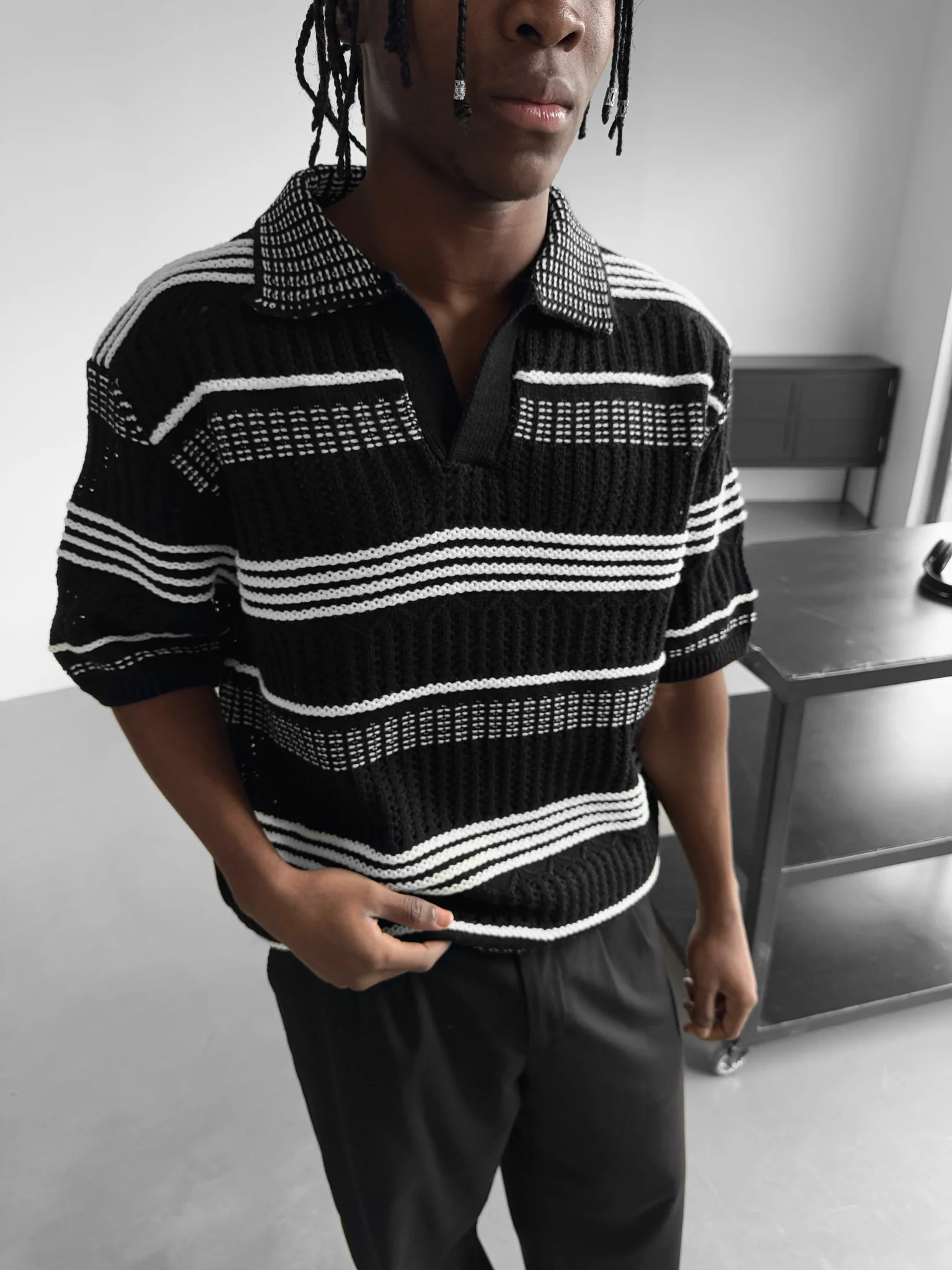 Loose Fit Patterned collar knit T-Shirt - Black - Image 6