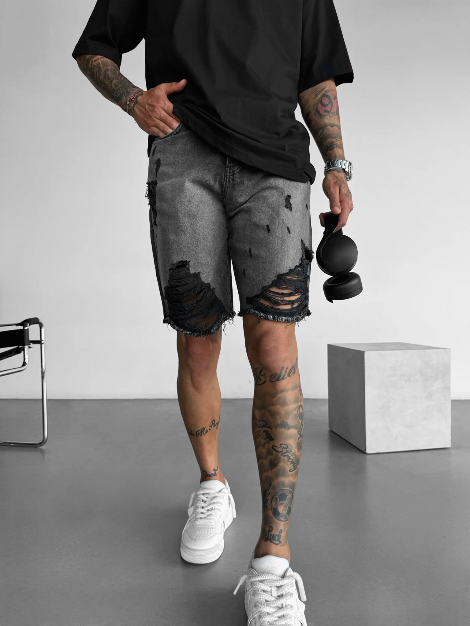 Loose Fit Torn Washed Shorts - Black - Image 3