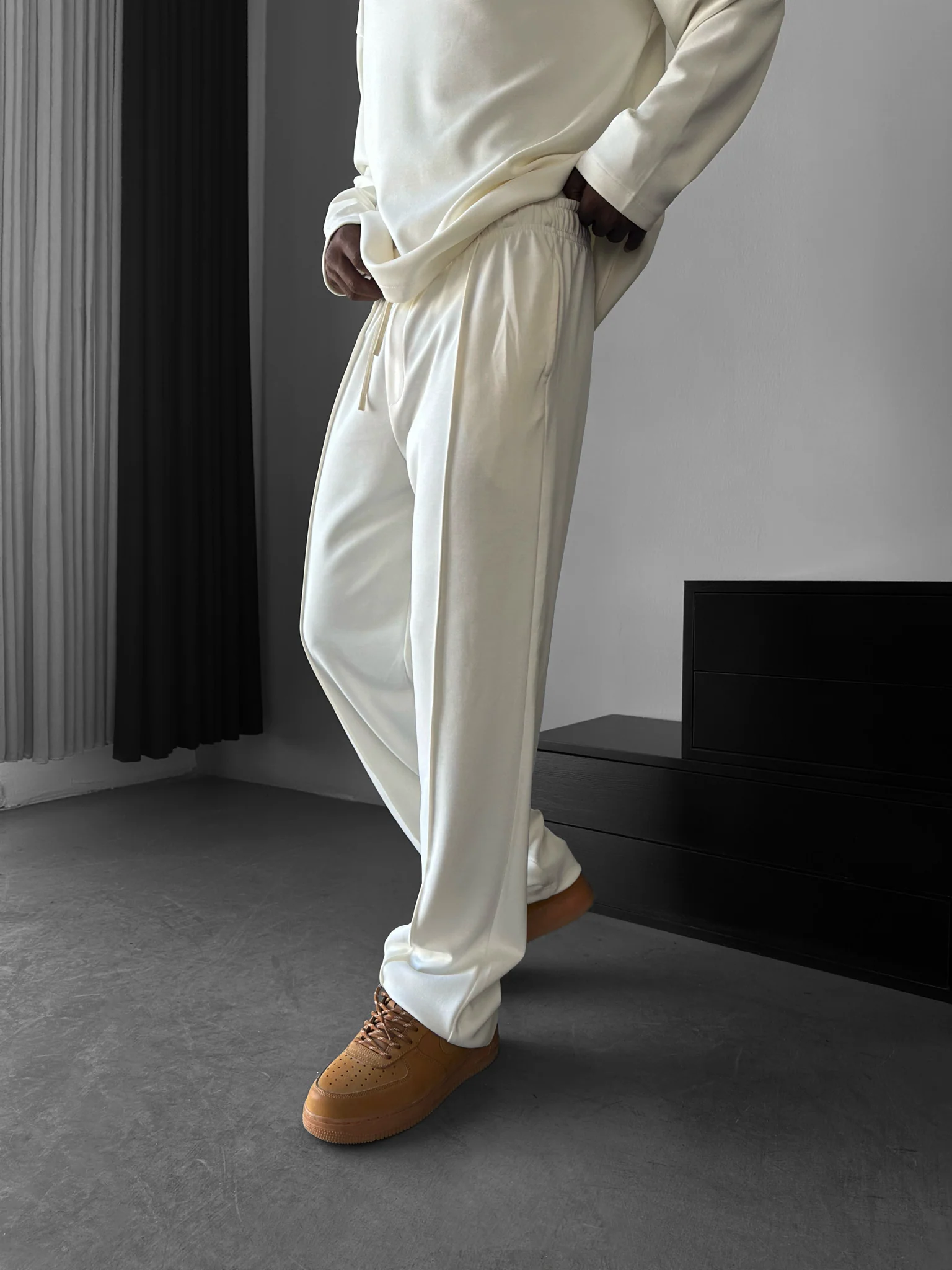 Modal Pleated Trousers -Ecru - Image 3