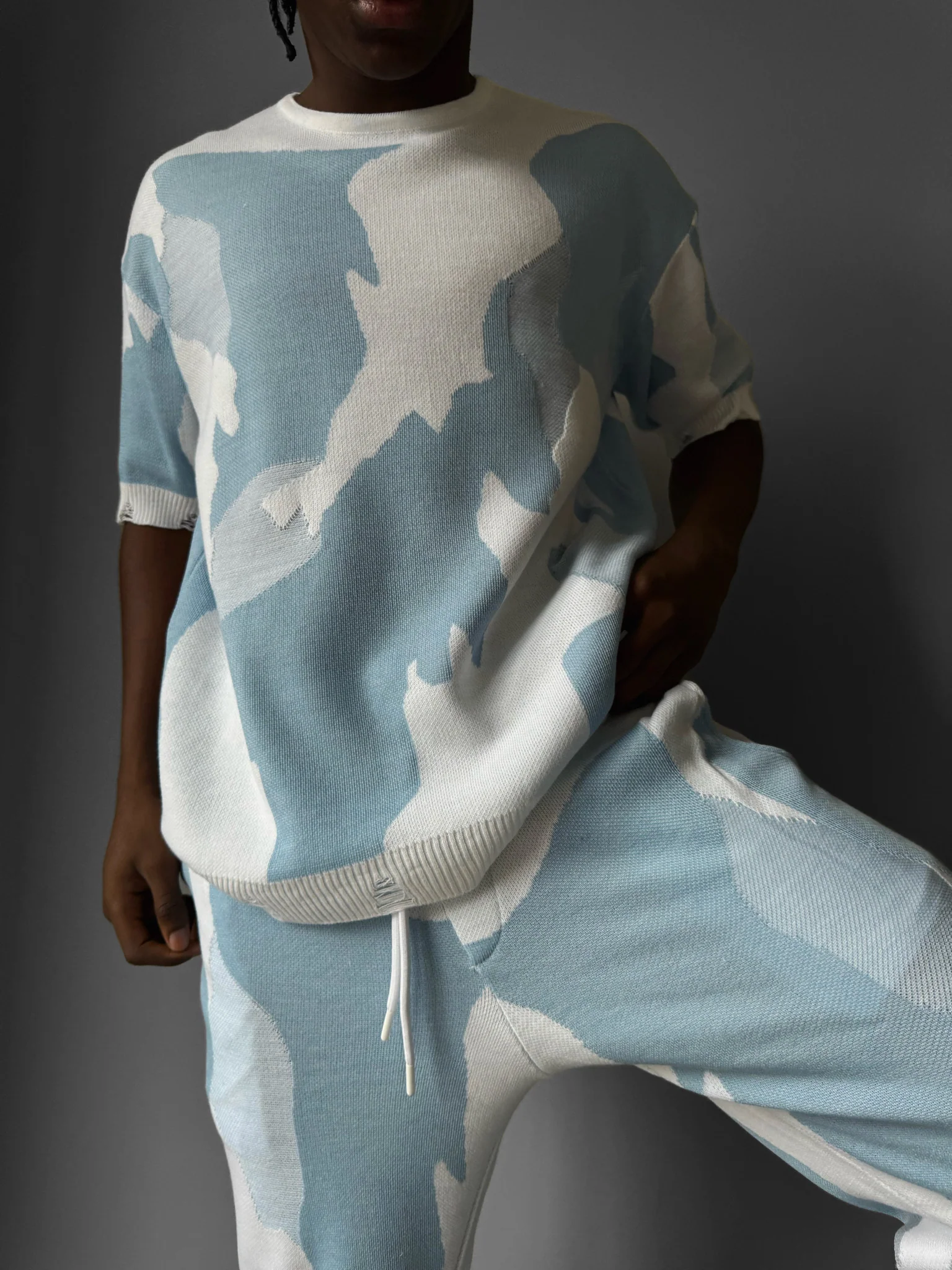 Oversize Alpenglow Knit T-Shirt - White and Babyblue - Image 3