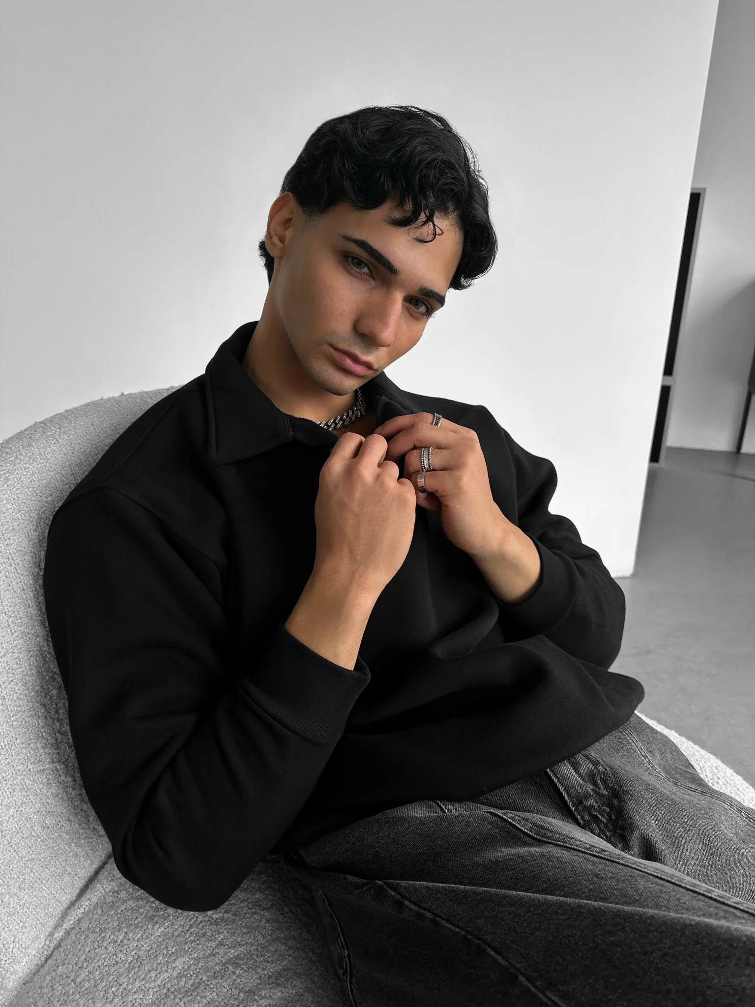 Oversize Basic Polo Sweatshirt - Black - Image 2
