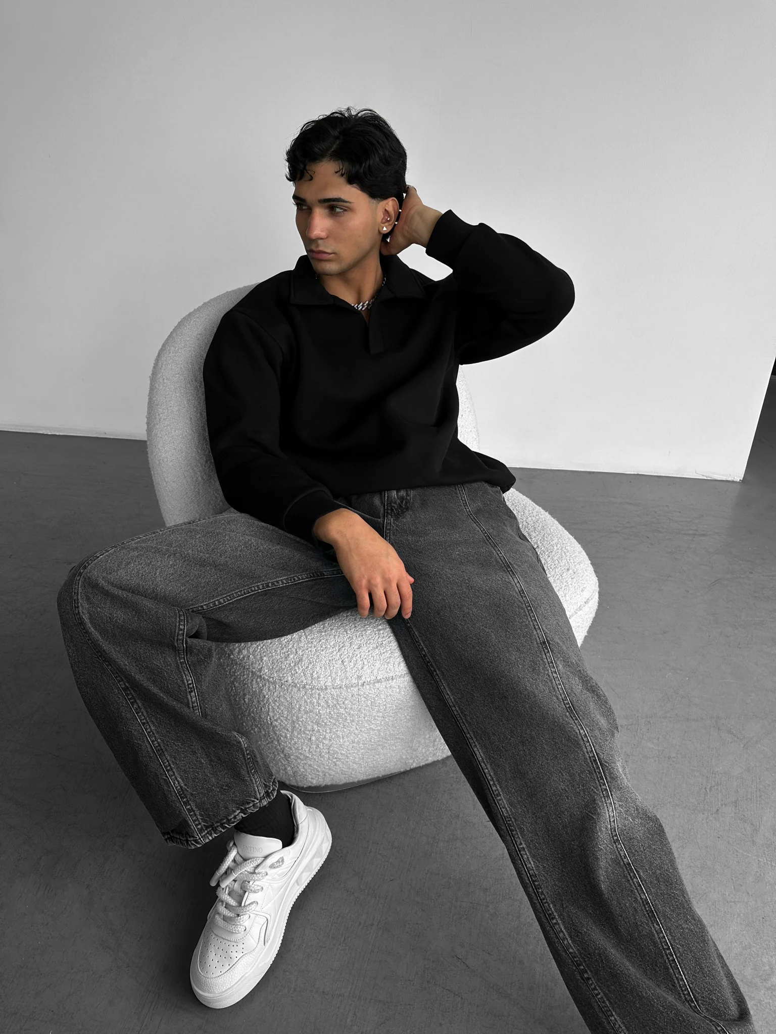 Oversize Basic Polo Sweatshirt - Black - Image 5