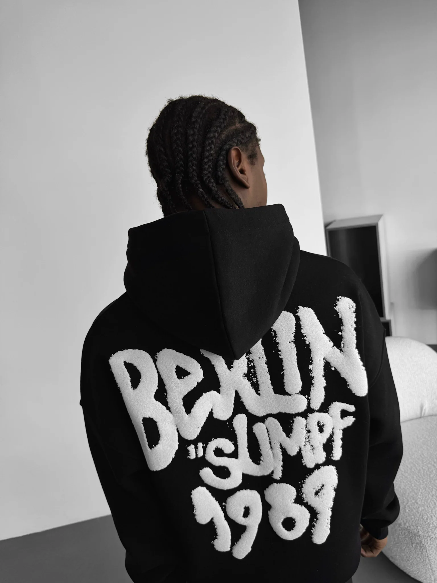 Oversize Berlin "Sumpf" Hoodie - Black - Image 4