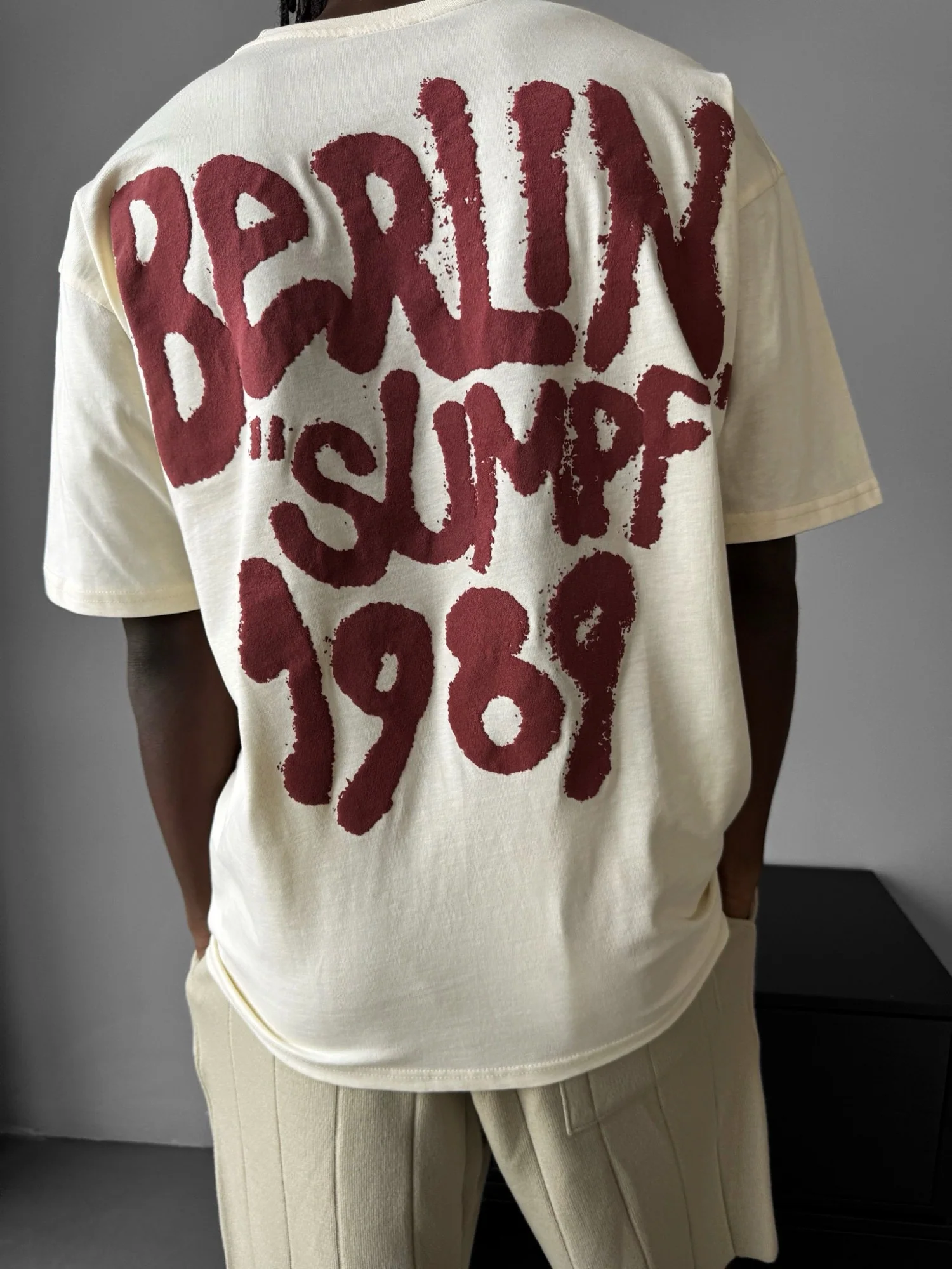Oversize 'Berlin Sumpf' T-Shirt - Antique White and Red