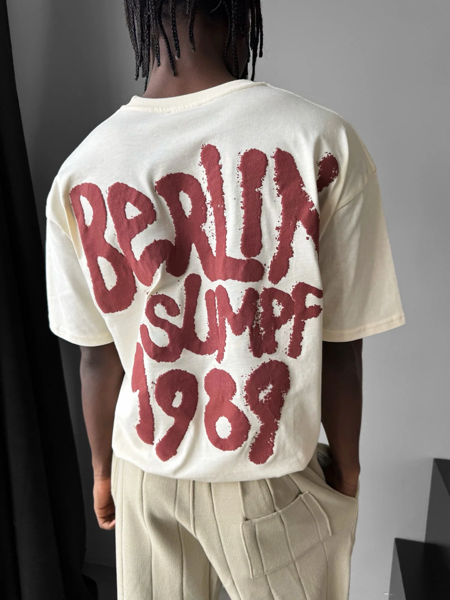 Oversize 'Berlin Sumpf' T-Shirt - Antique White and Red - Image 2