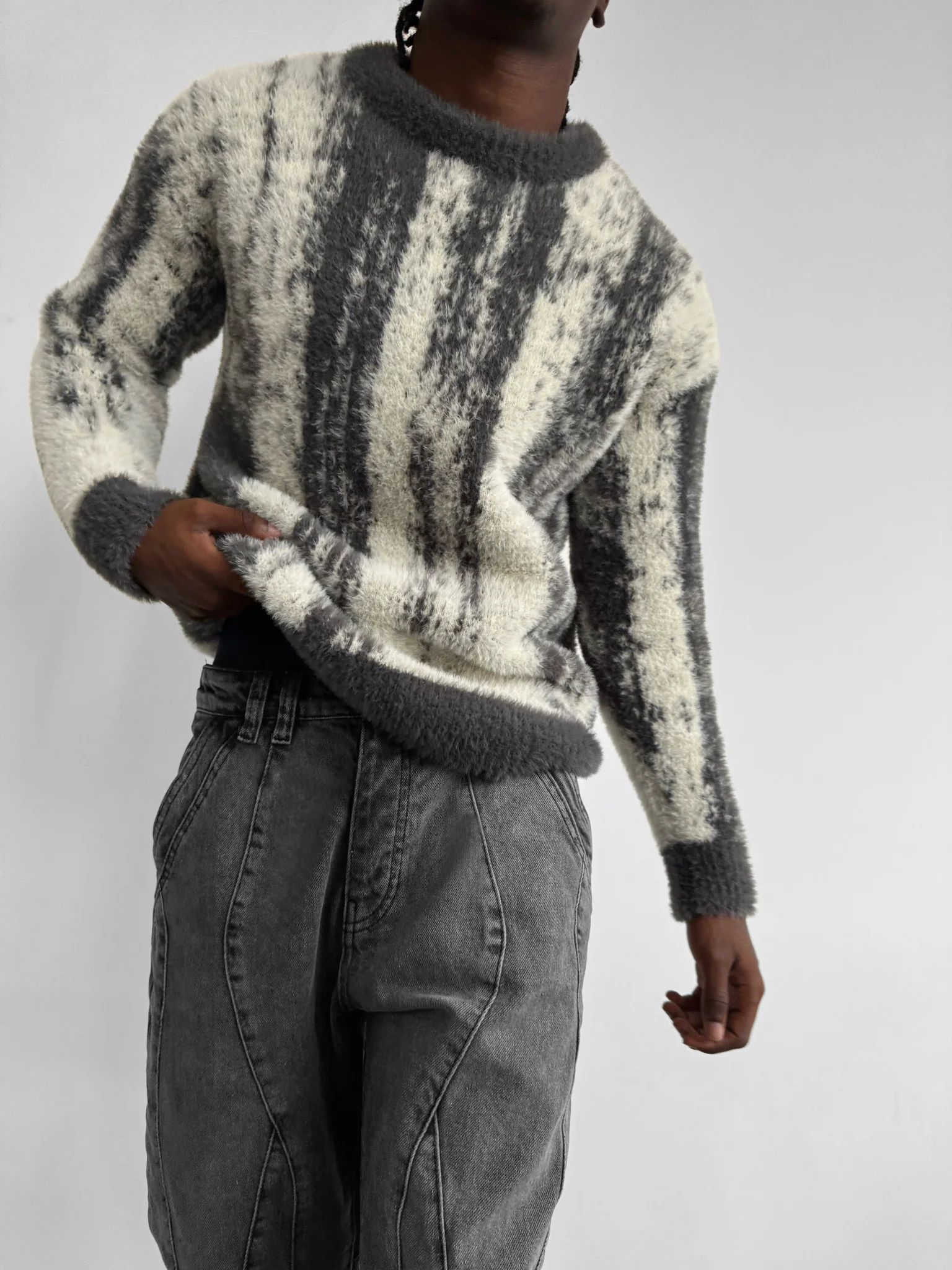 Oversize Brushstroke Effect Knit Pullover - Dark Grey - Image 2