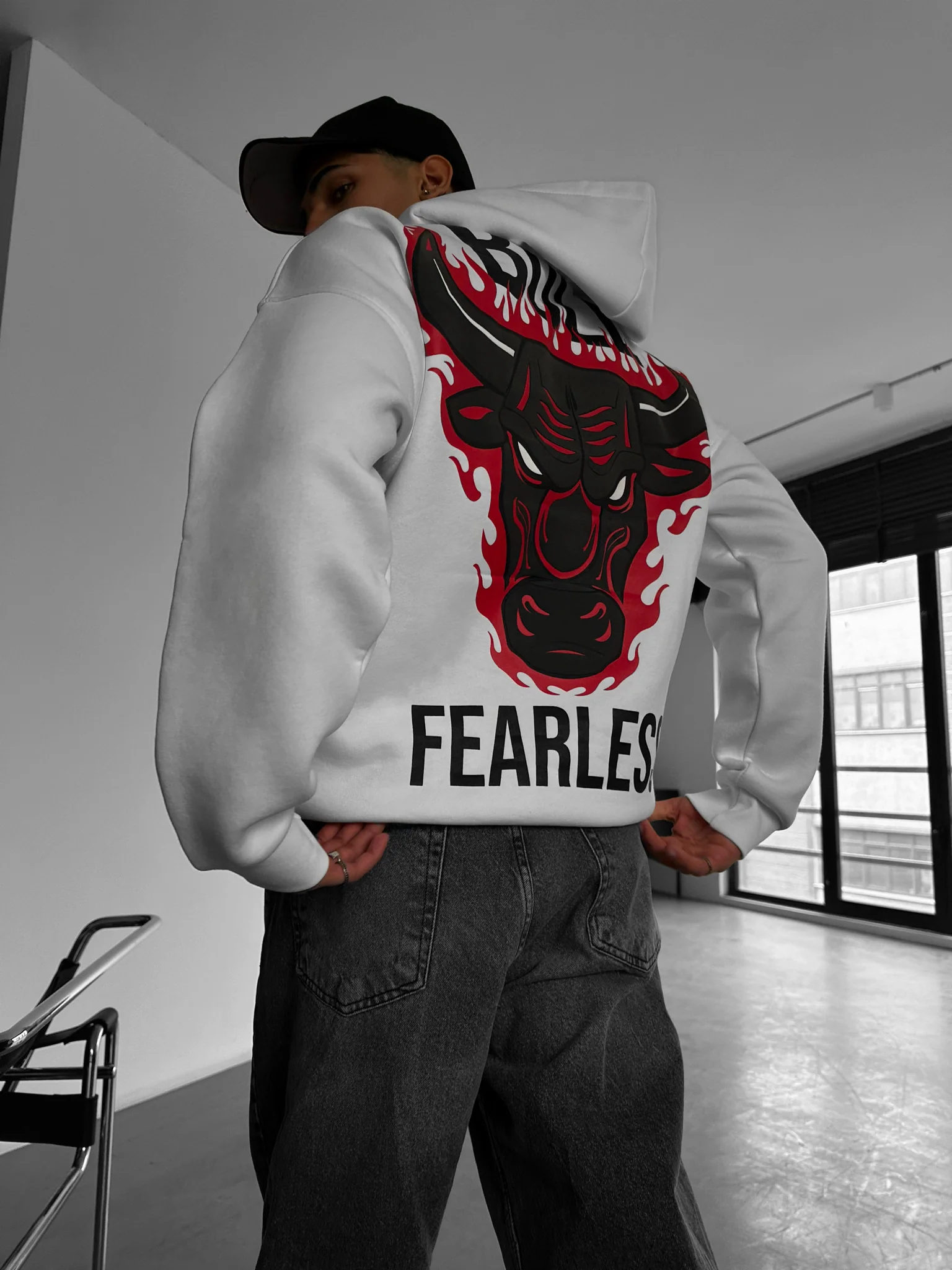 Oversize Bull Fearless Hoodie - White - Image 3