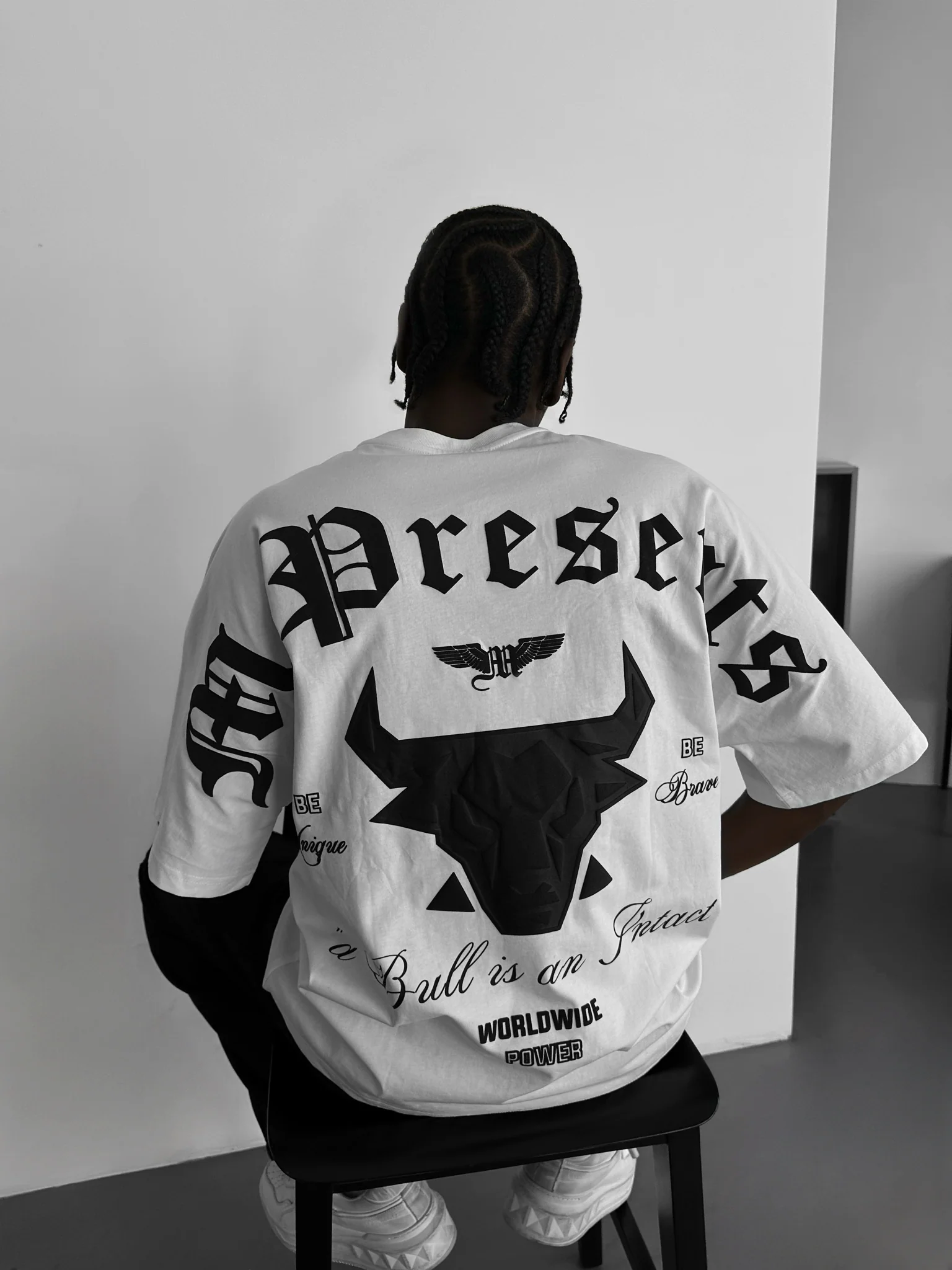 Oversize Bull Worldwide T-shirt - Ecru and Black - Image 5