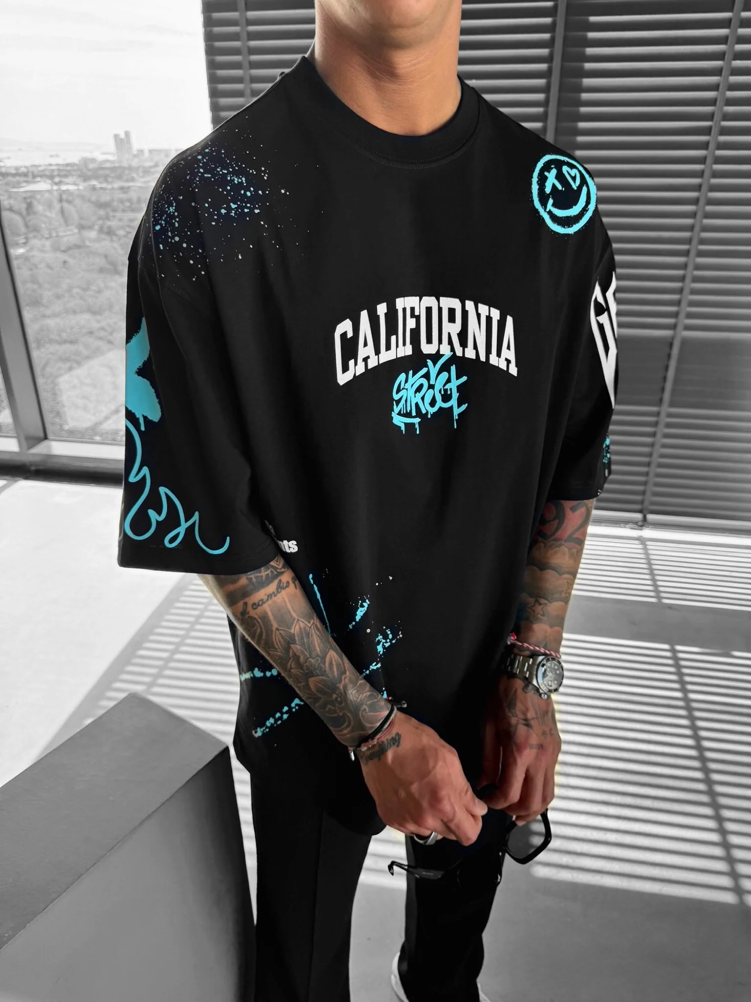 Oversize California Graffiti T-Shirt - Black and Turquoise