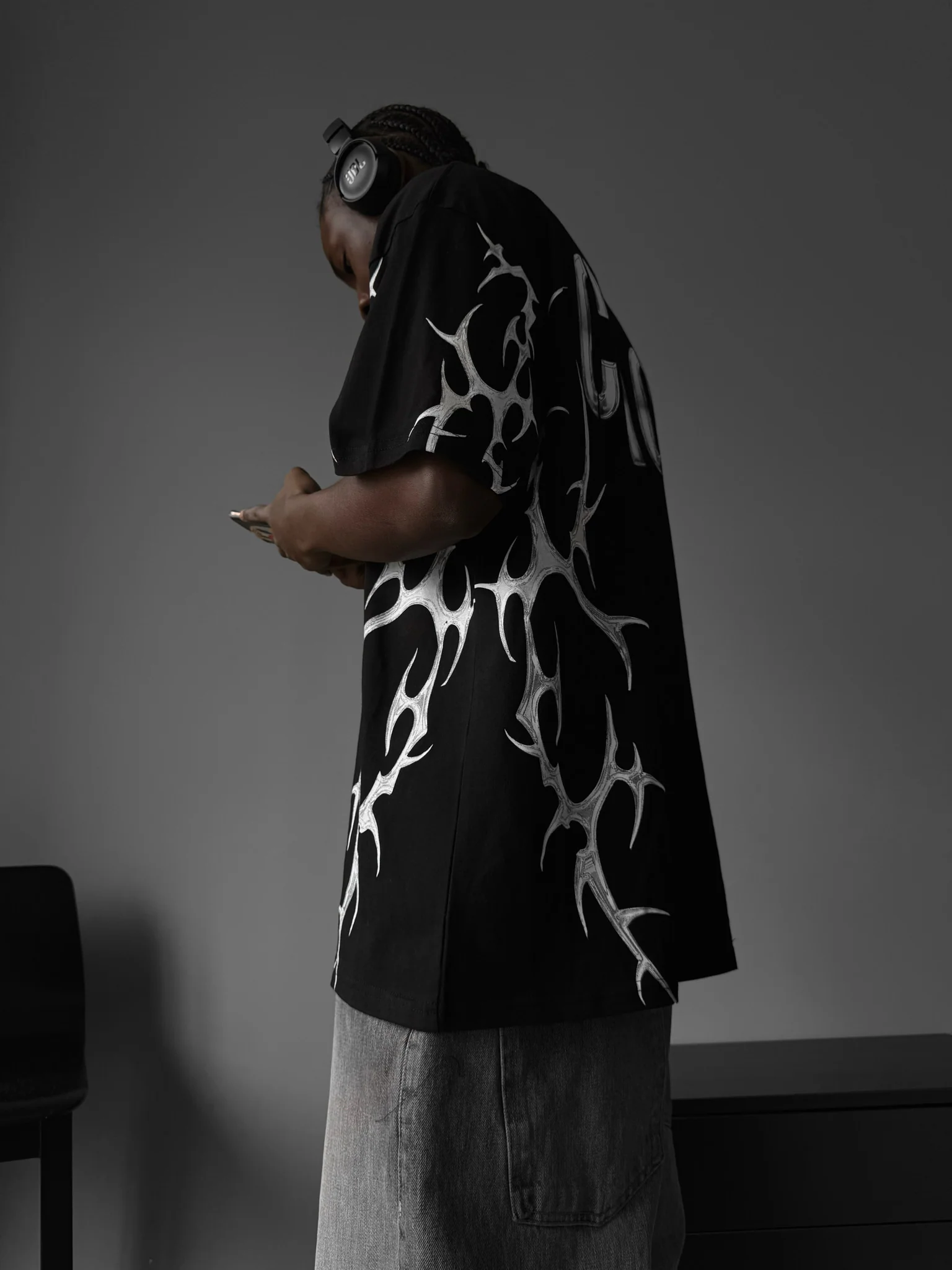 Oversize 'Chaos' T-Shirt - Black - Image 4