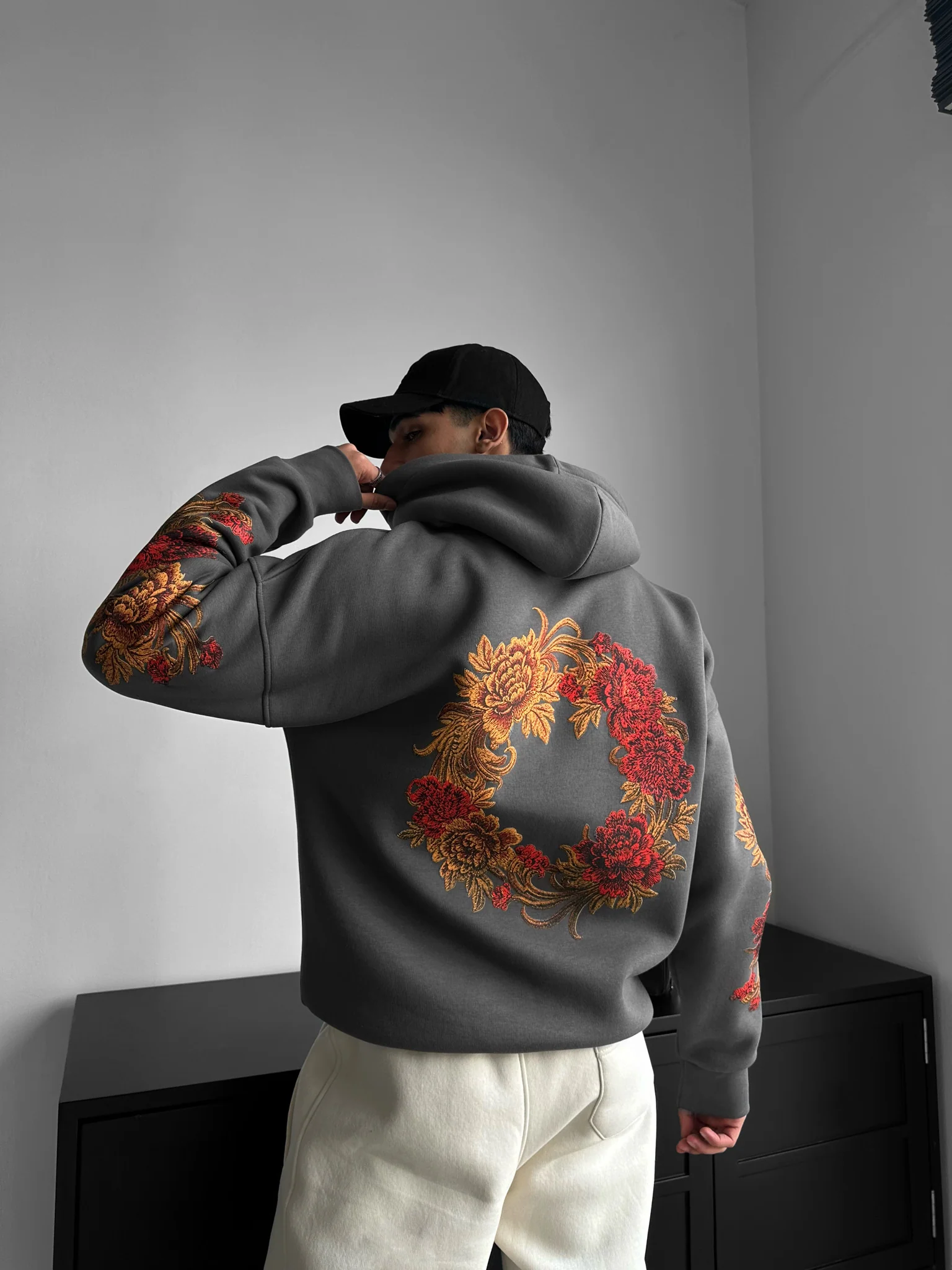 Oversize Chrysanthemum Hoodie - Anthracite - Image 2