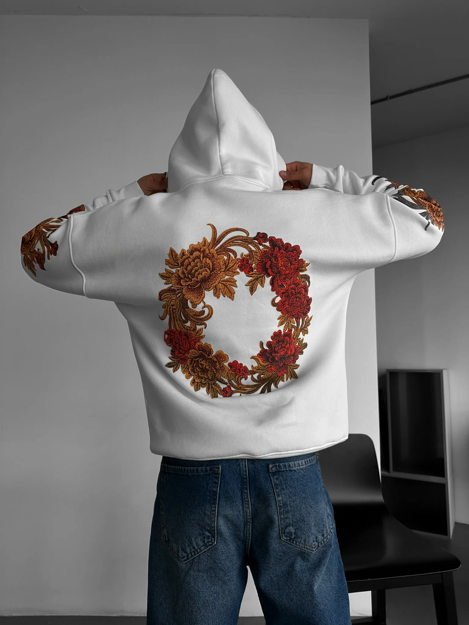 Oversize Chrysanthemum Hoodie - White