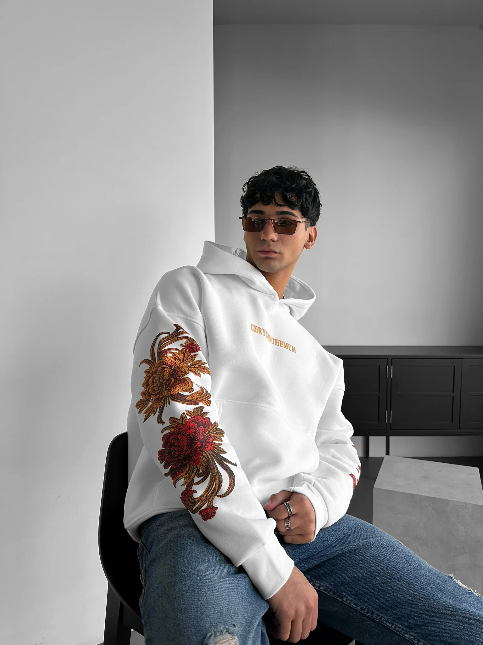 Oversize Chrysanthemum Hoodie - White - Image 4