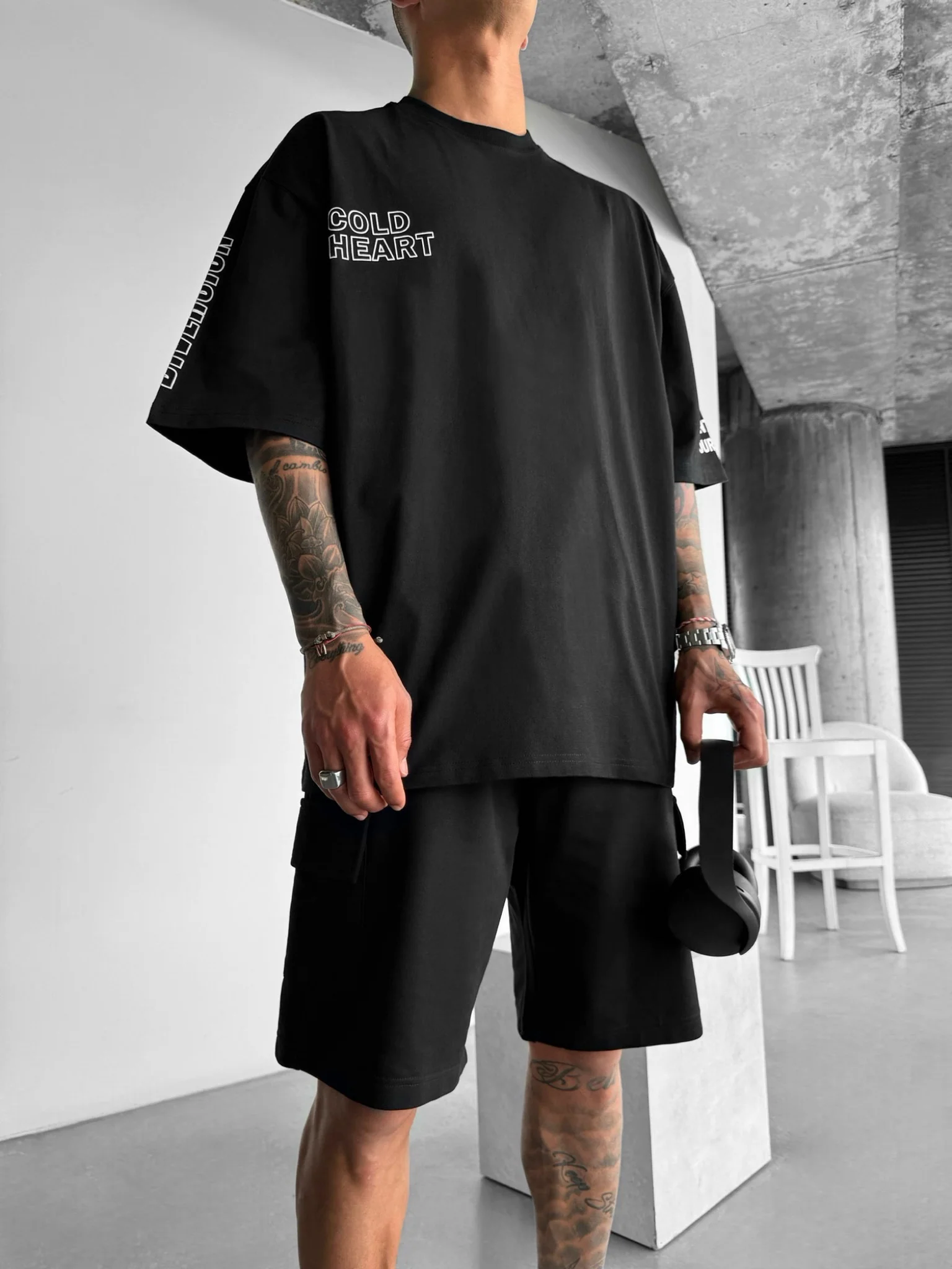 Oversize Cold Heart T-Shirt - Black - Image 2