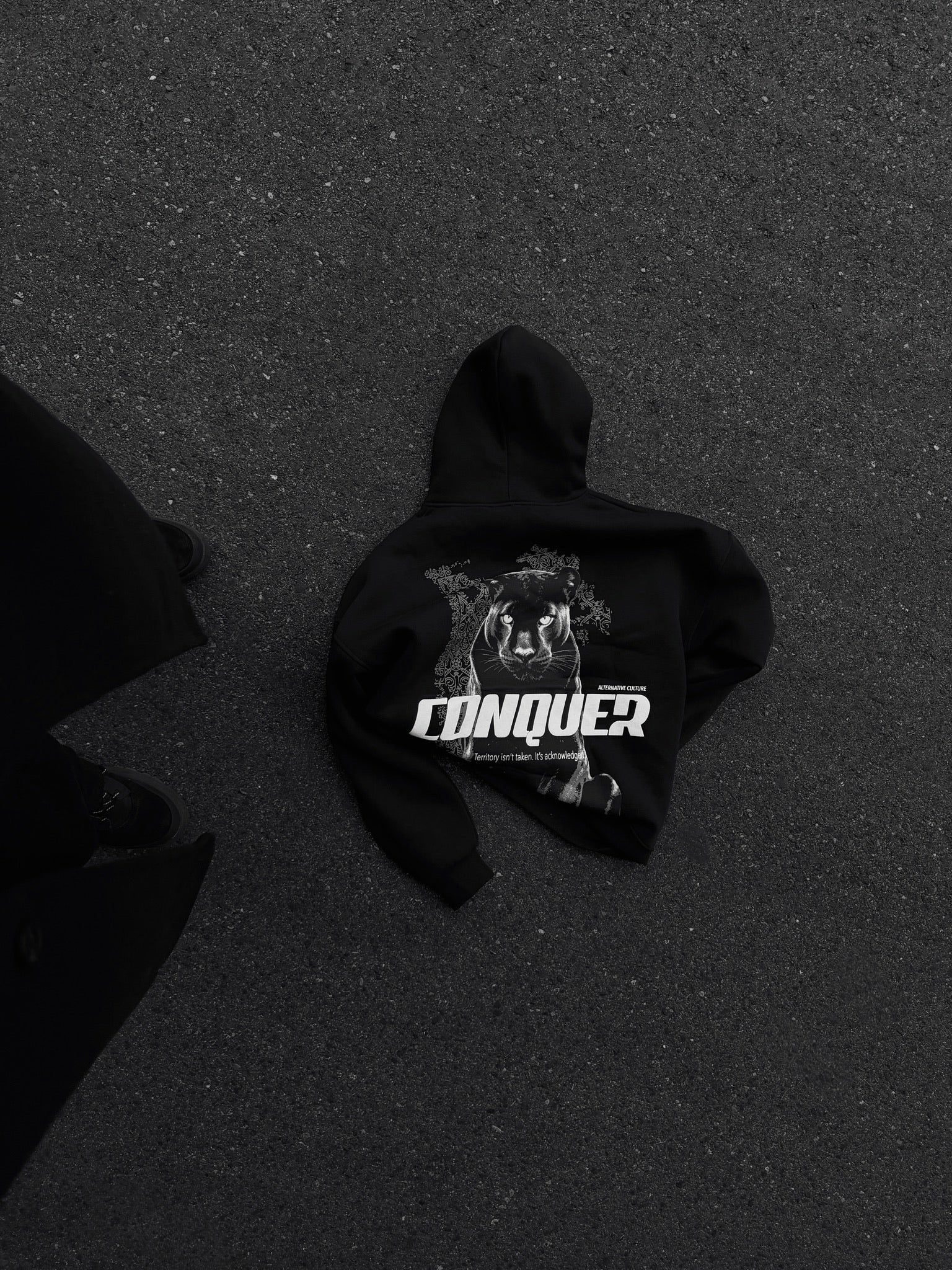 Oversize Conquer Hoodie - Black - Image 2