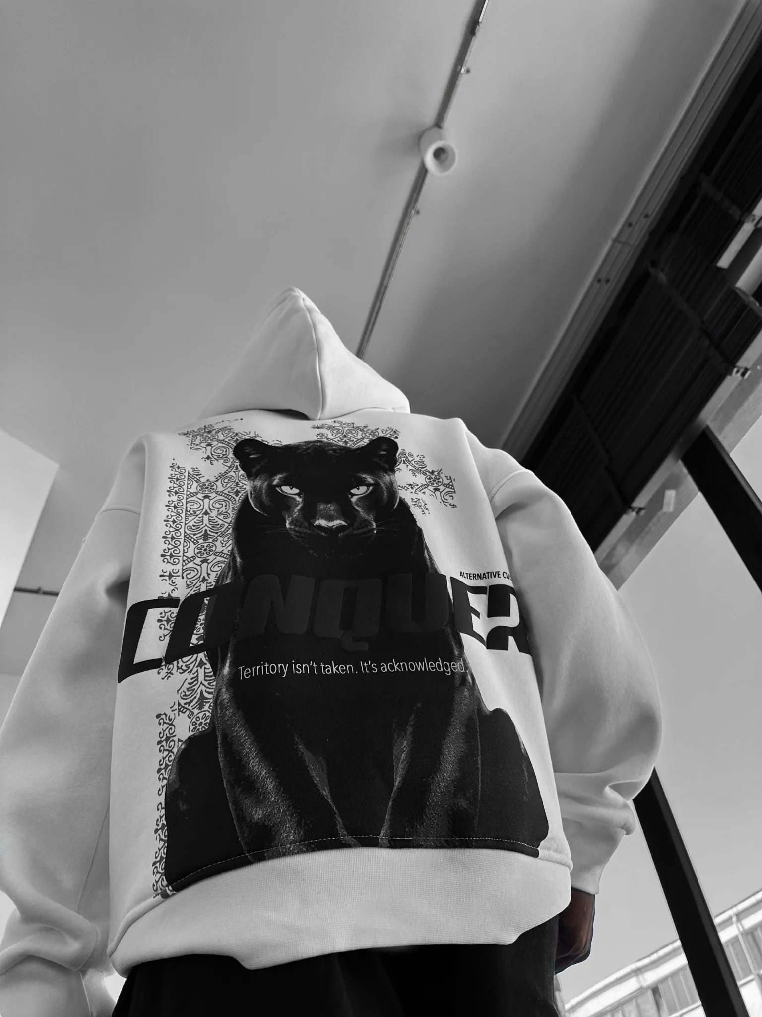 Oversize Conquer Hoodie - Ecru - Image 7