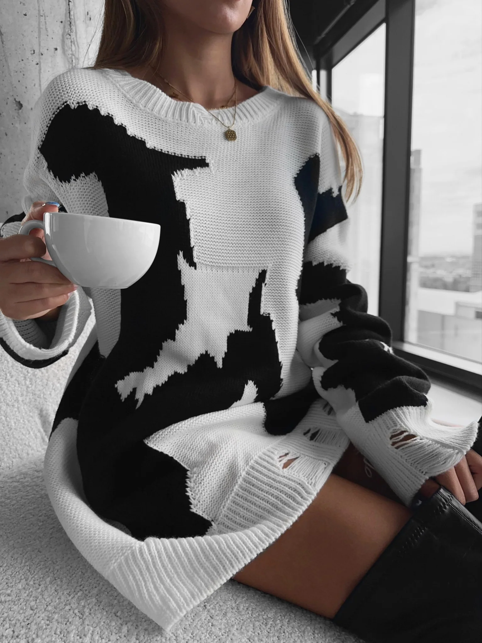 Oversize Cow Knit Sweater - White - Image 2