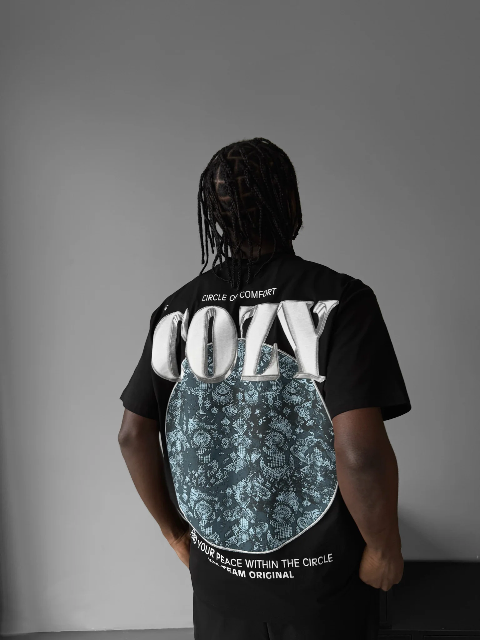 Oversize 'Cozy' T-Shirt - Black - Image 3