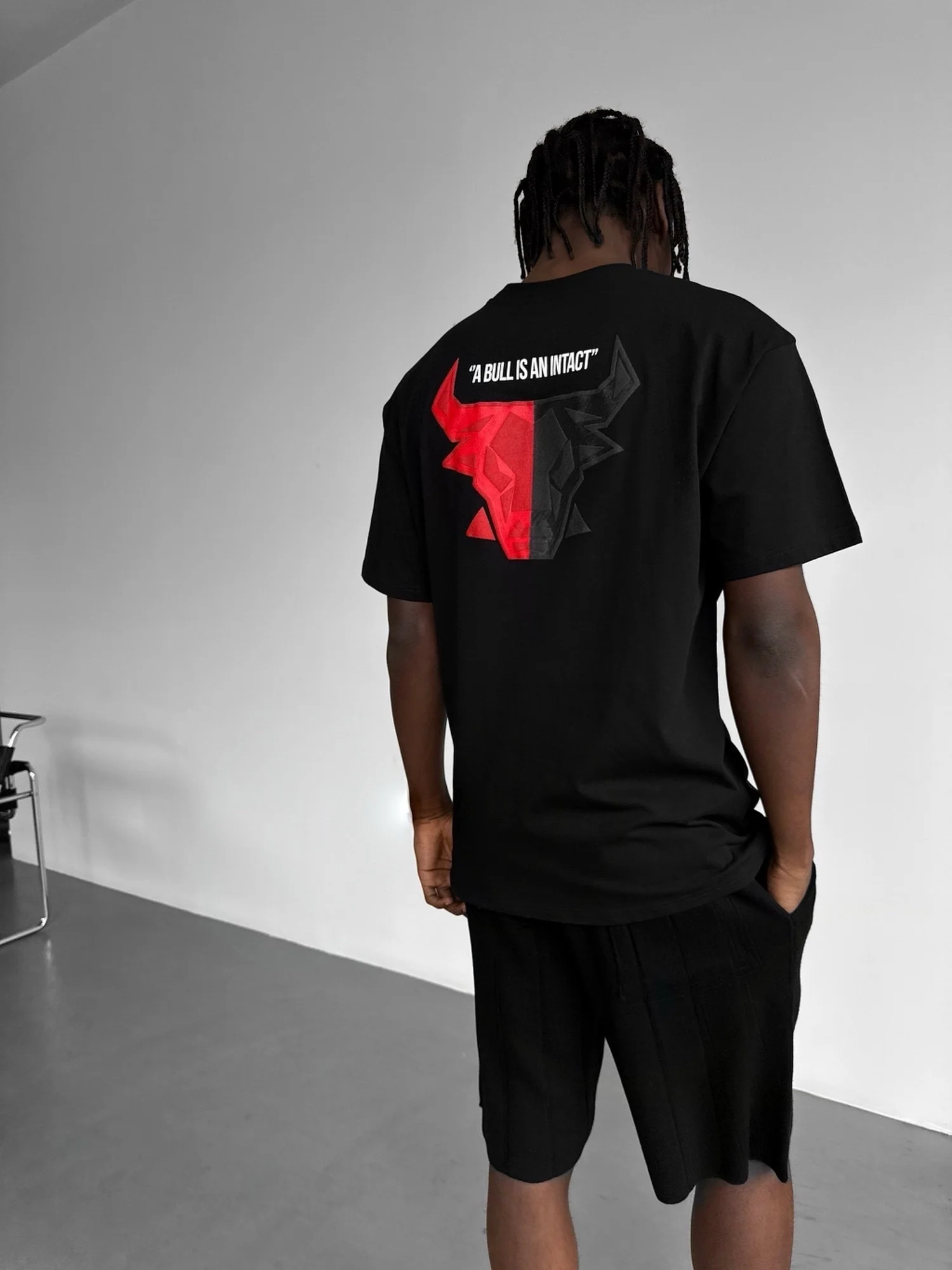 Oversize Half&Half Bull T-Shirt - Black - Image 2