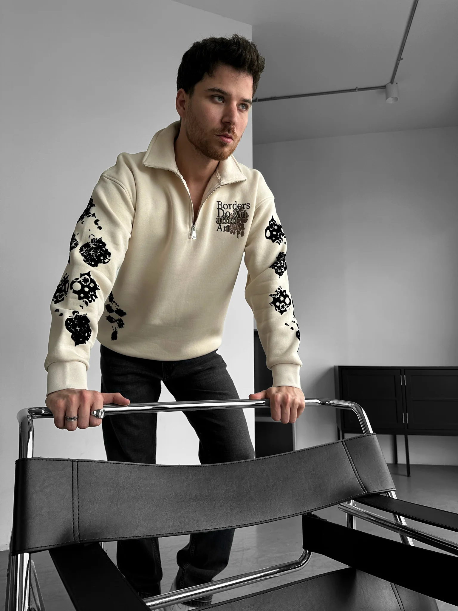 Oversize Half-Zip Graphic Sweatshirt - Beige - Image 3