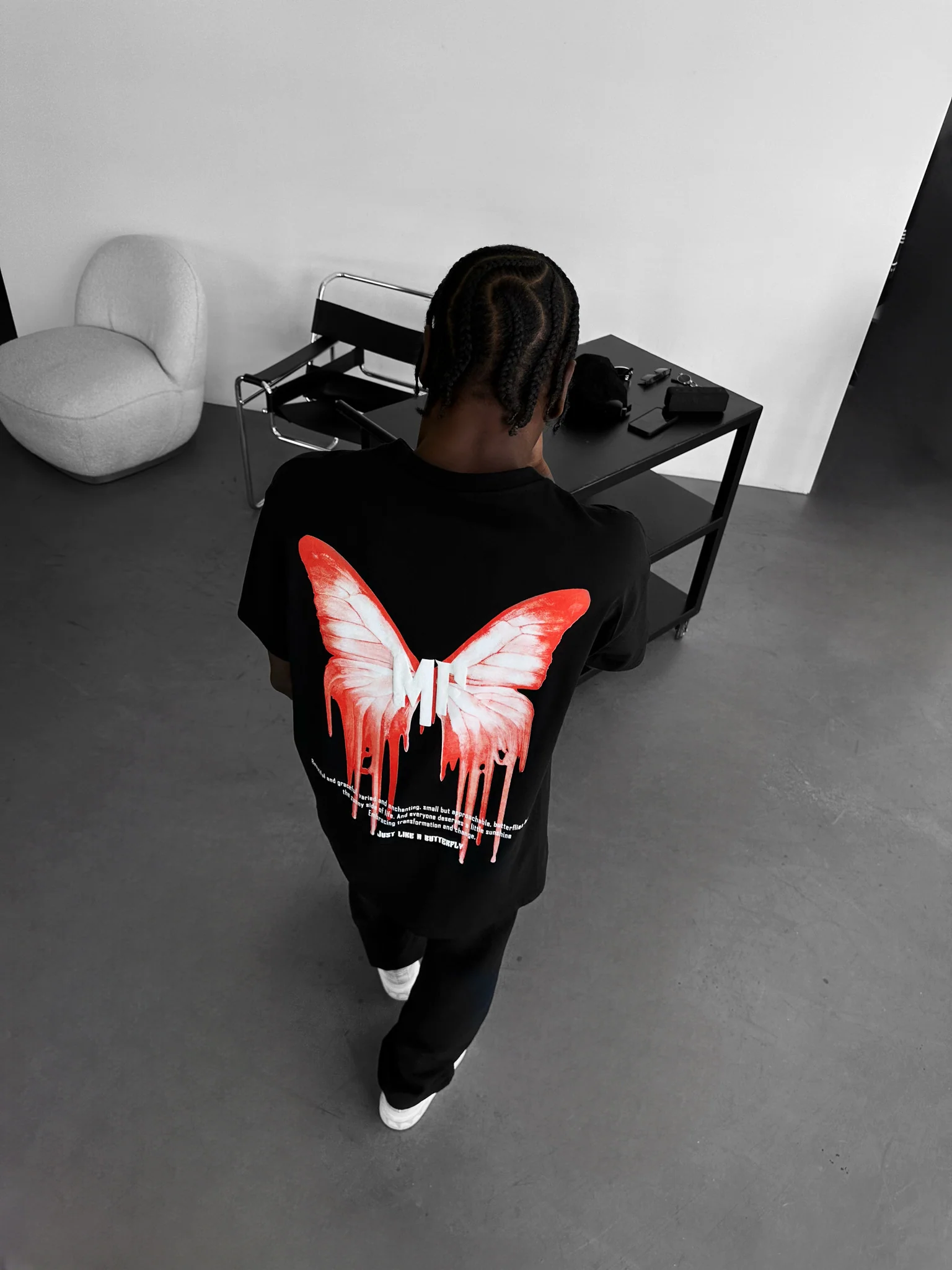 Oversize 'Like a Butterfly' T-Shirt - Black - Image 4