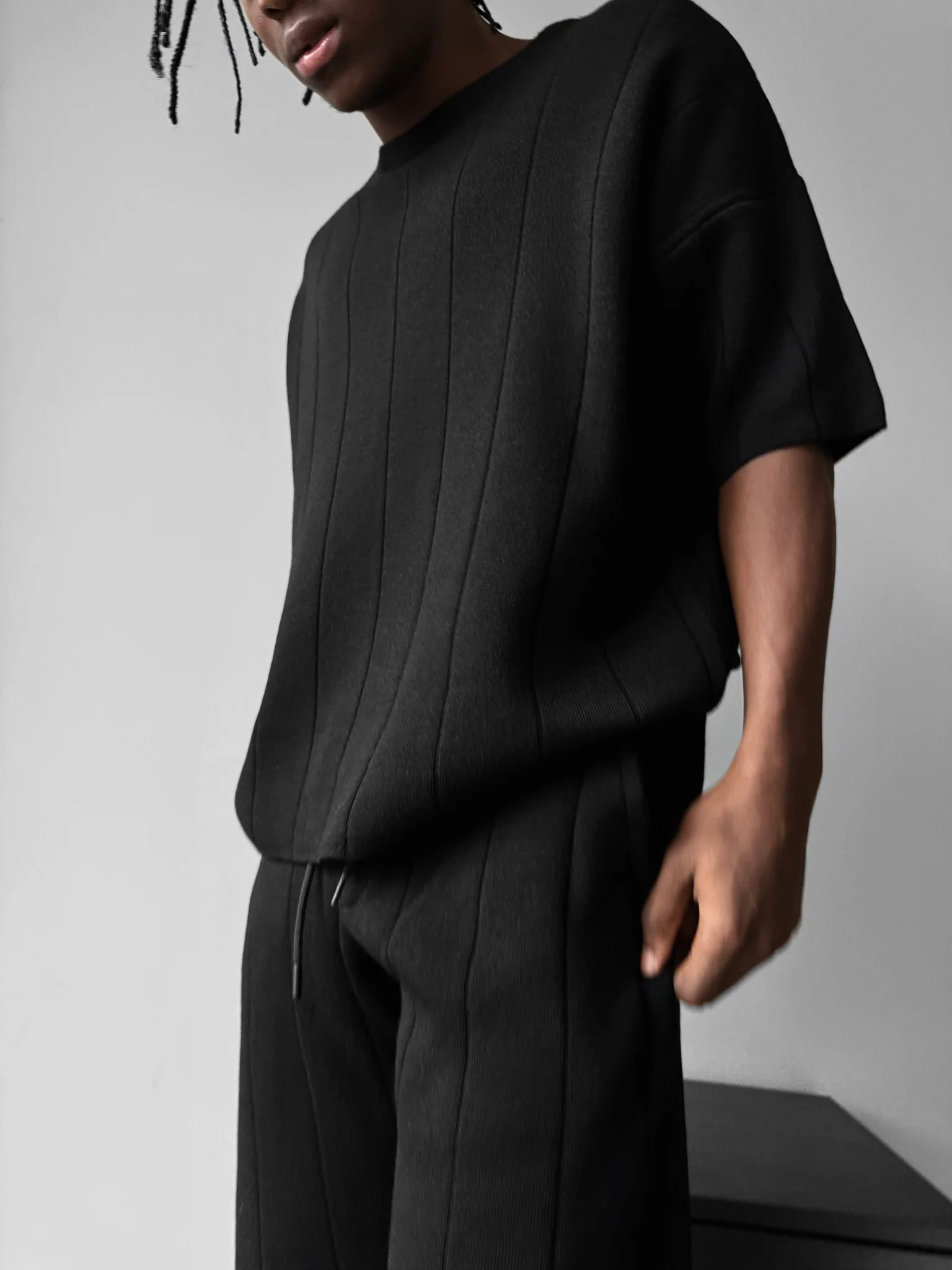 Oversize Line Knit T-Shirt - Black - Image 2