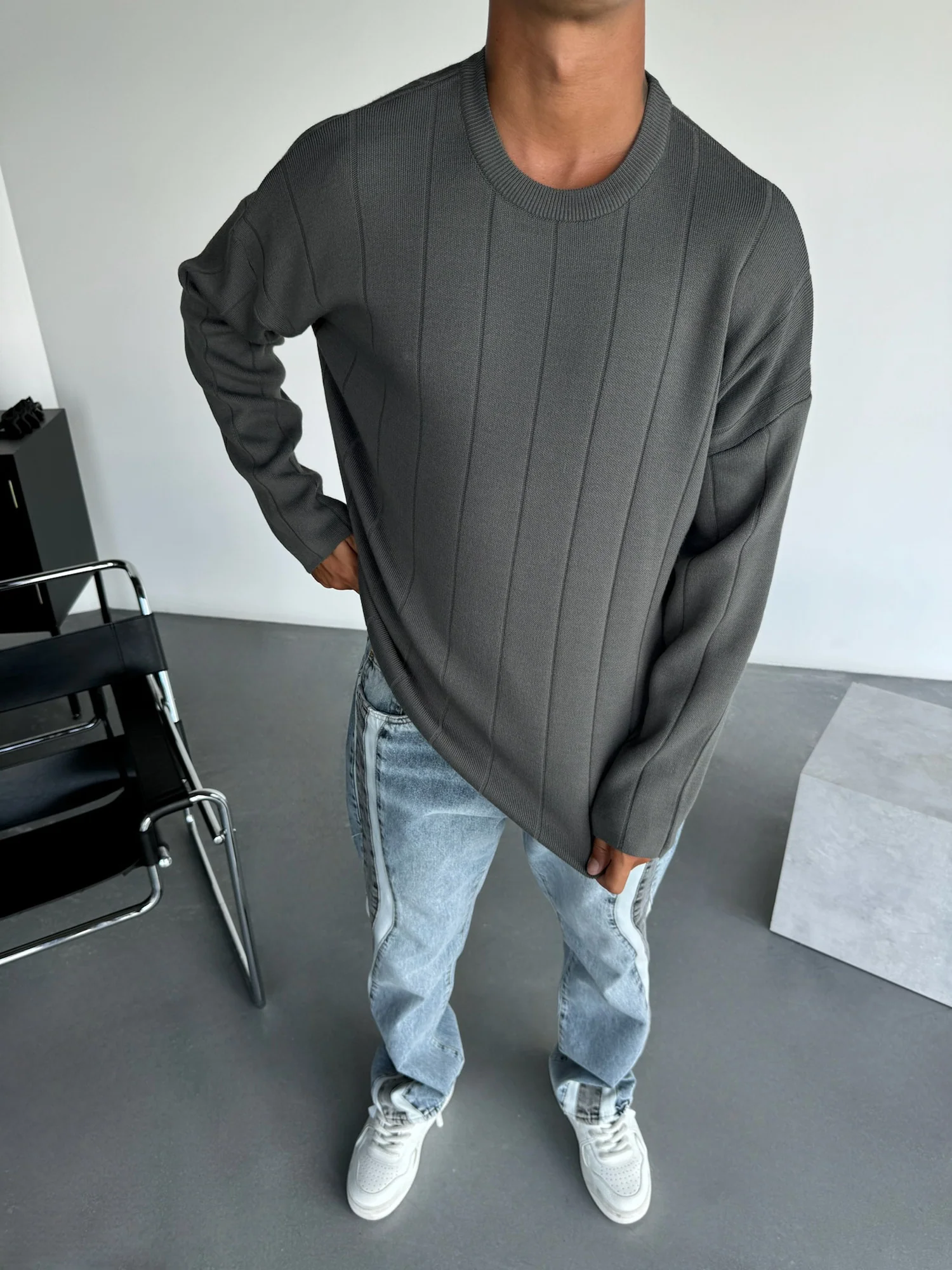 Oversize Lines Knit Sweatshirt - Anthracite - Image 3