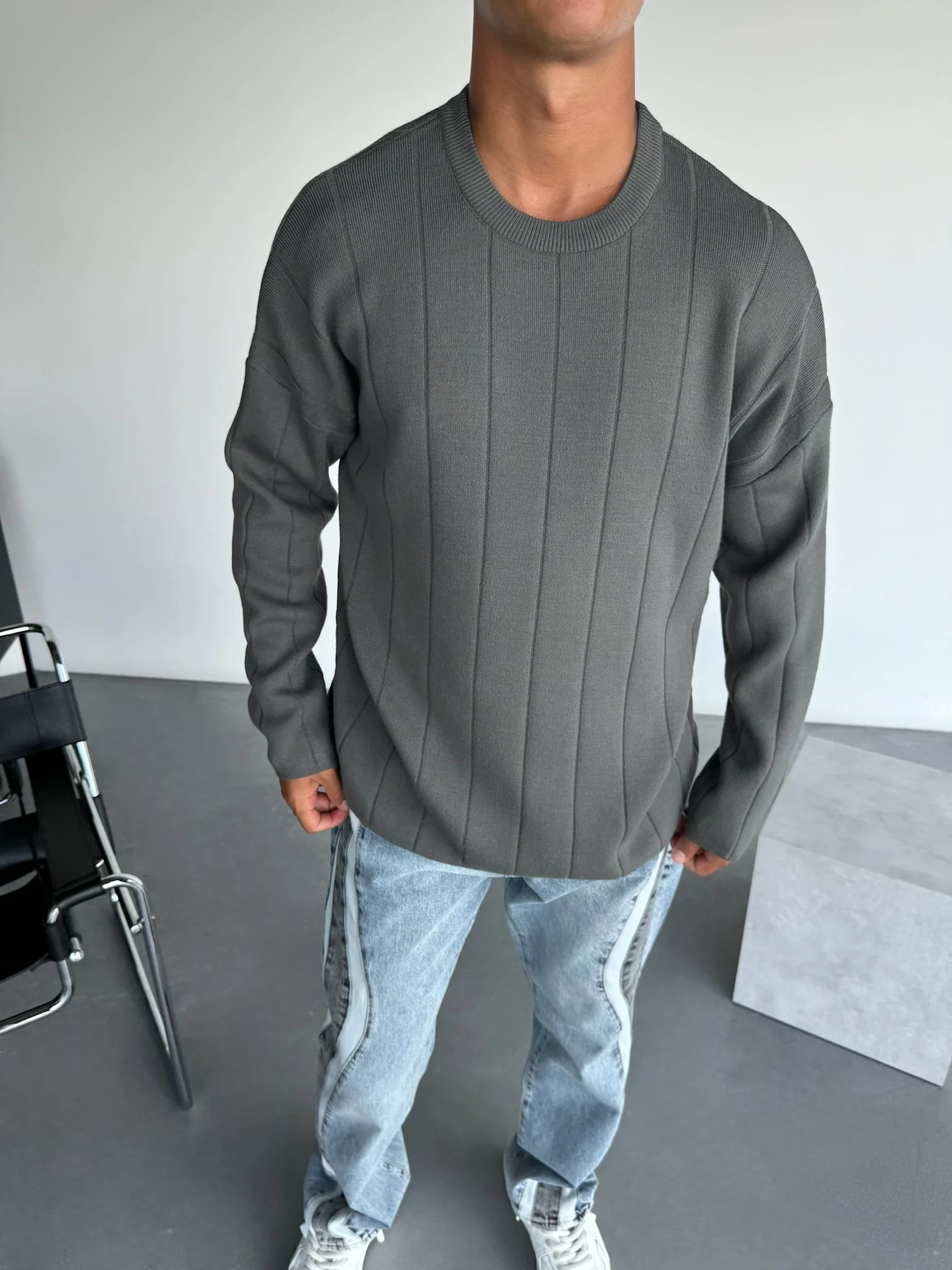 Oversize Lines Knit Sweatshirt - Anthracite - Image 4
