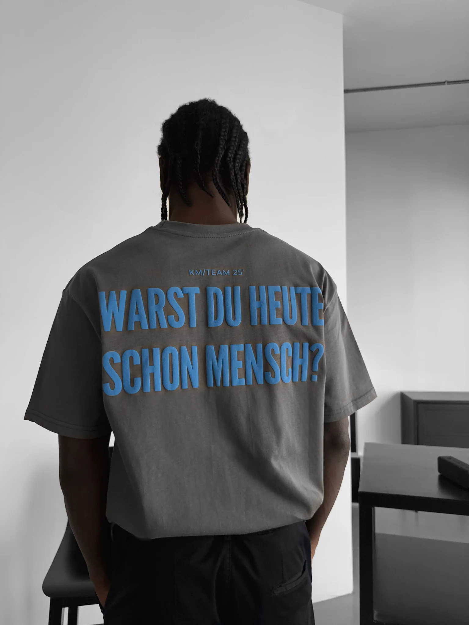 Oversize 'Mensch' T-Shirt - Anthracite - Image 4