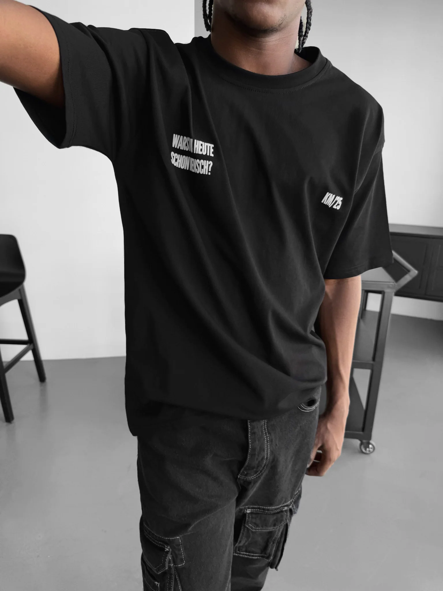 Oversize 'Mensch' T-Shirt - Black - Image 4