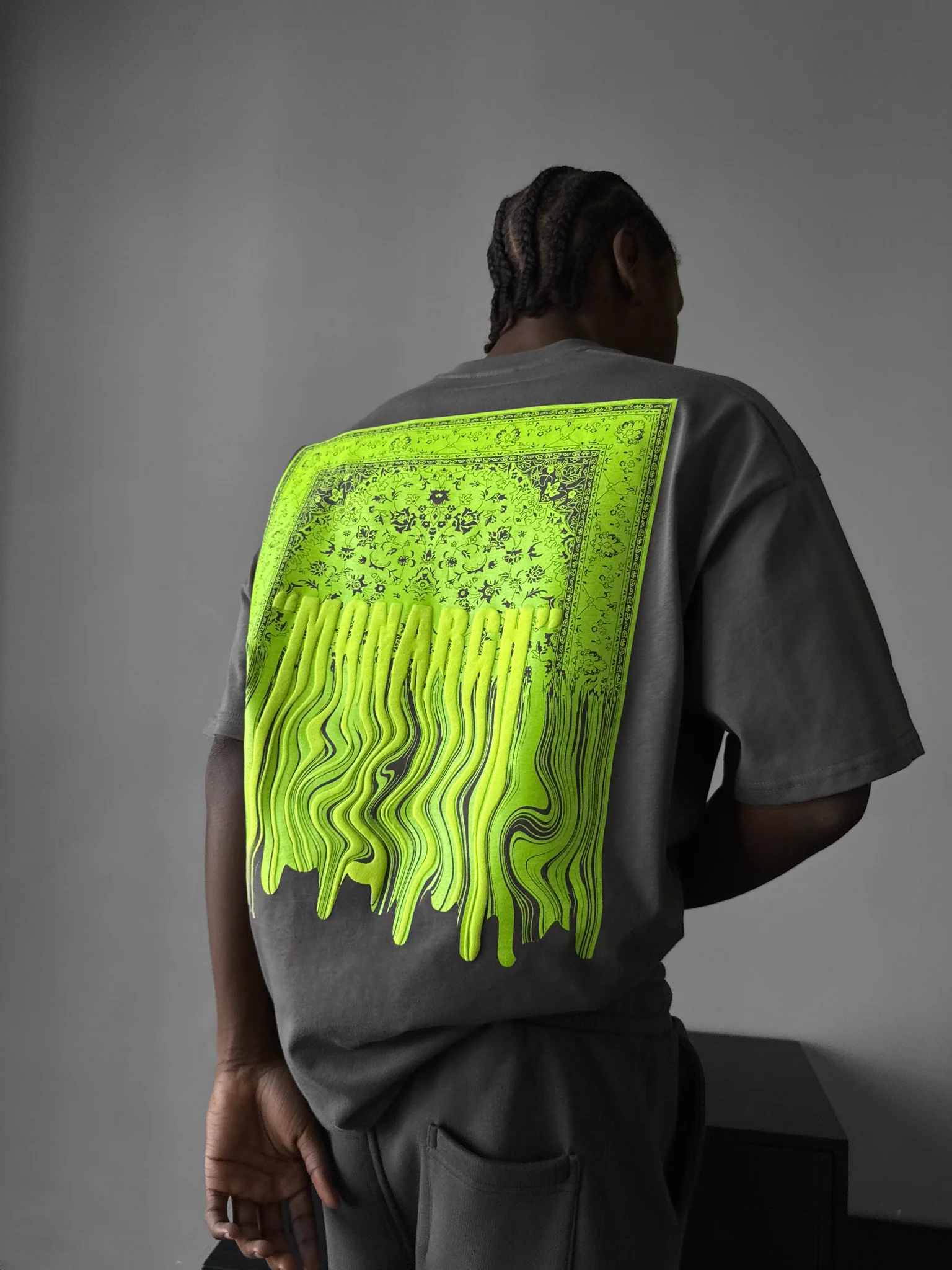 Oversize "Monarch" T-Shirt - Anthracite and Neon - Image 3