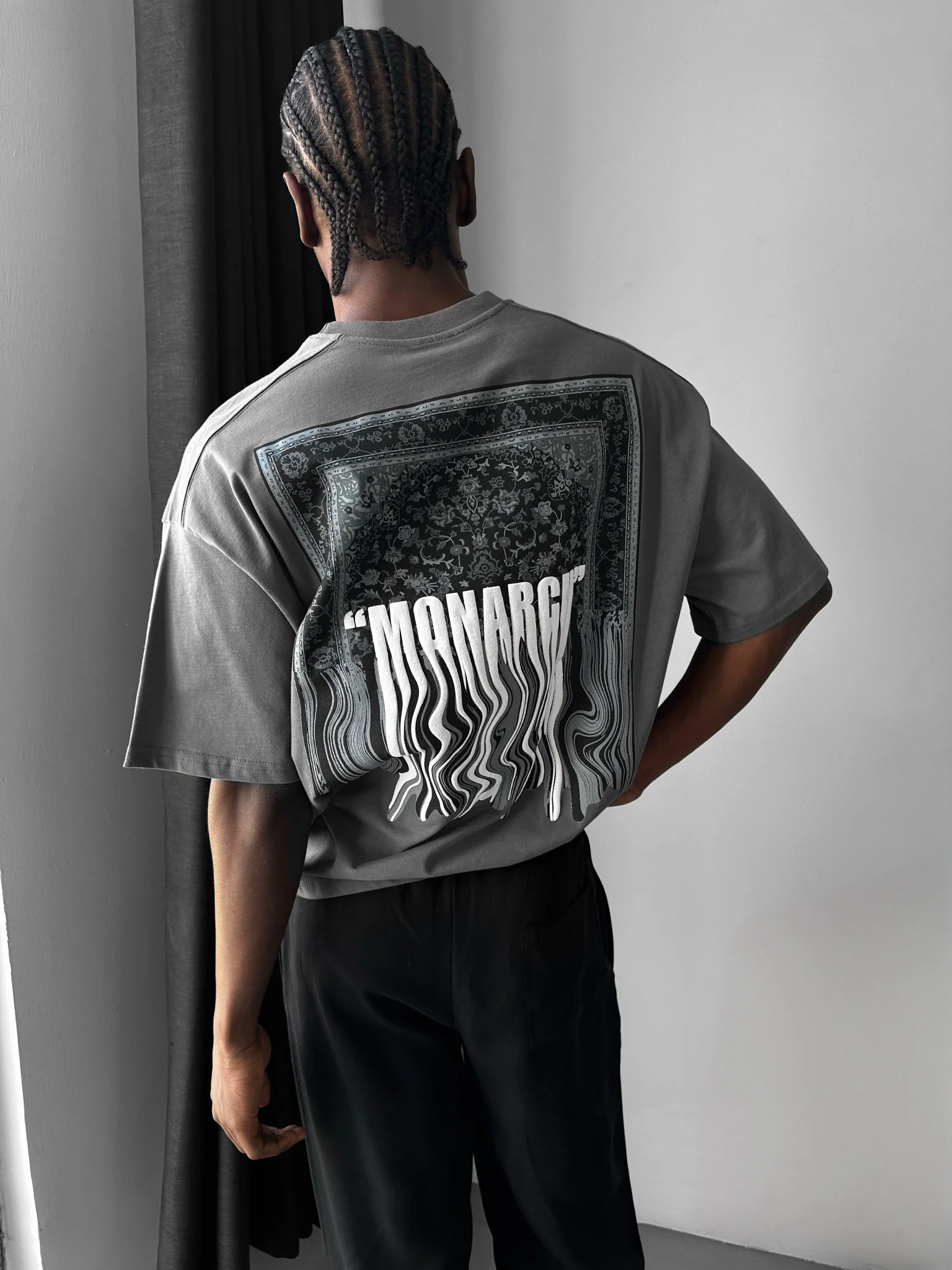 Oversize "Monarch" T-Shirt - Anthracite and White - Image 3