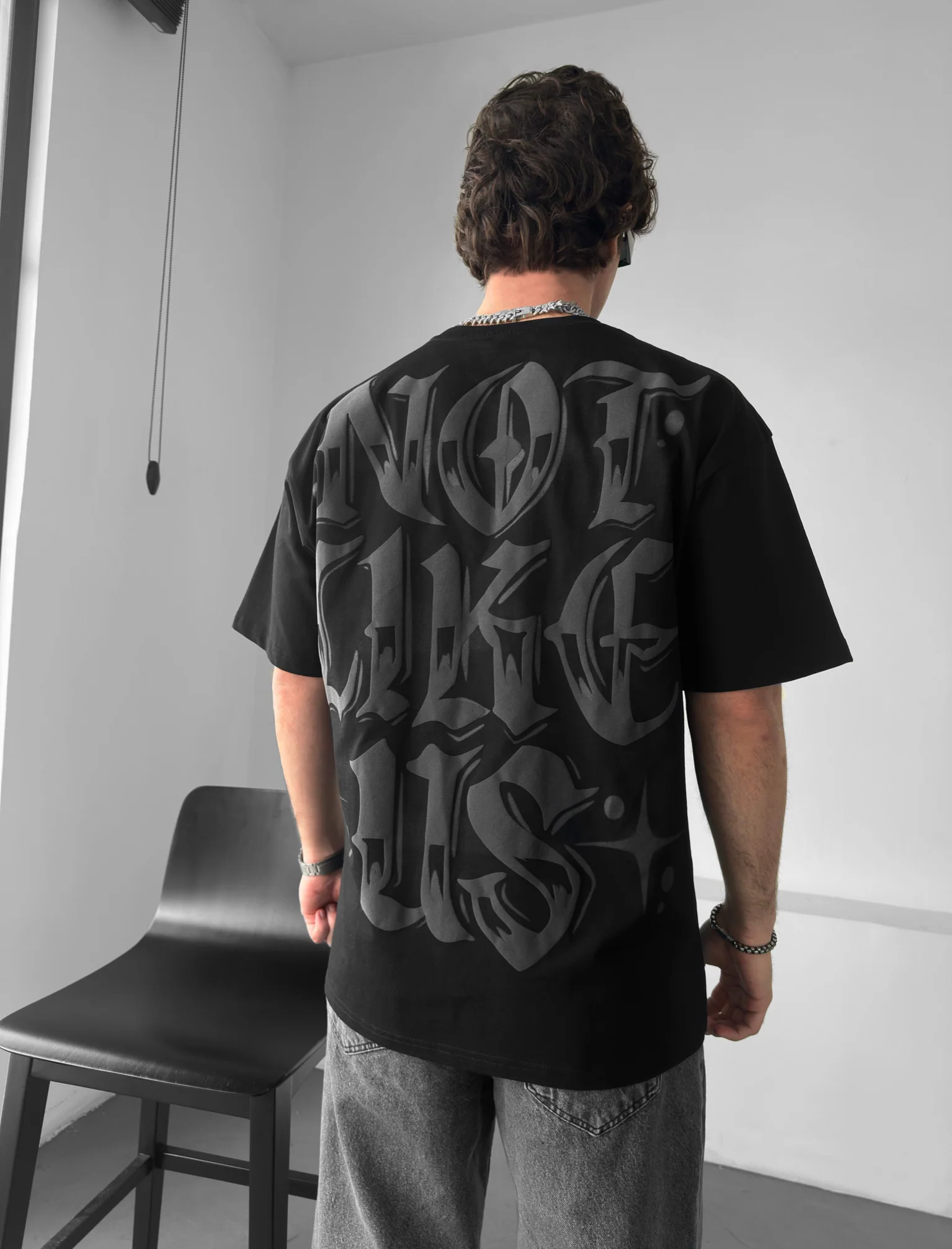 Oversize Not Like Us T-shirt - Black