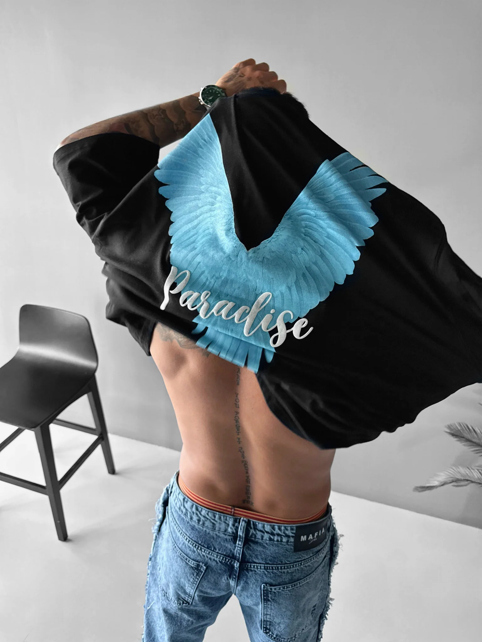 Oversize Parrot Paradise T-shirt - Black and Blue