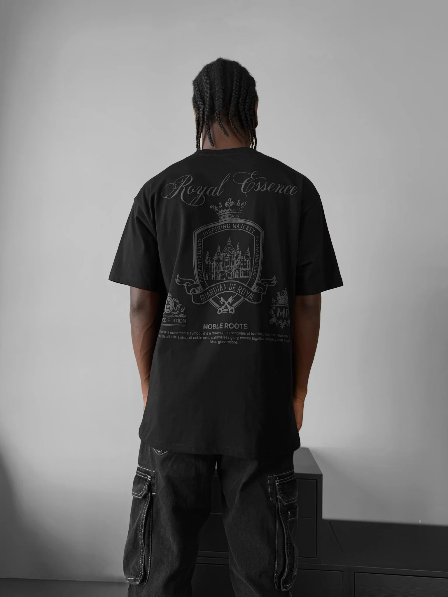 Oversize Royale Essence T-Shirt - Black - Image 3