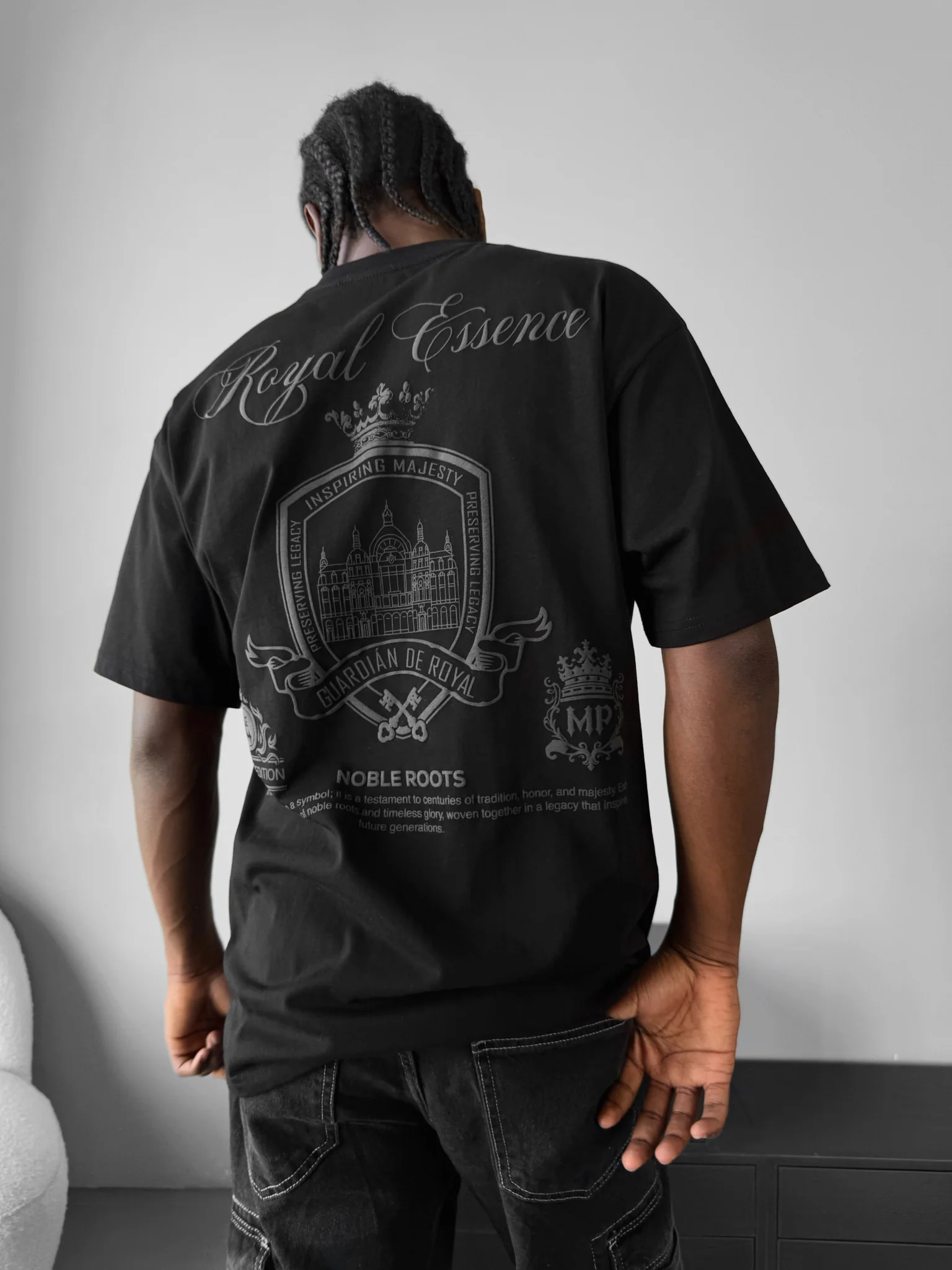 Oversize Royale Essence T-Shirt - Black - Image 4