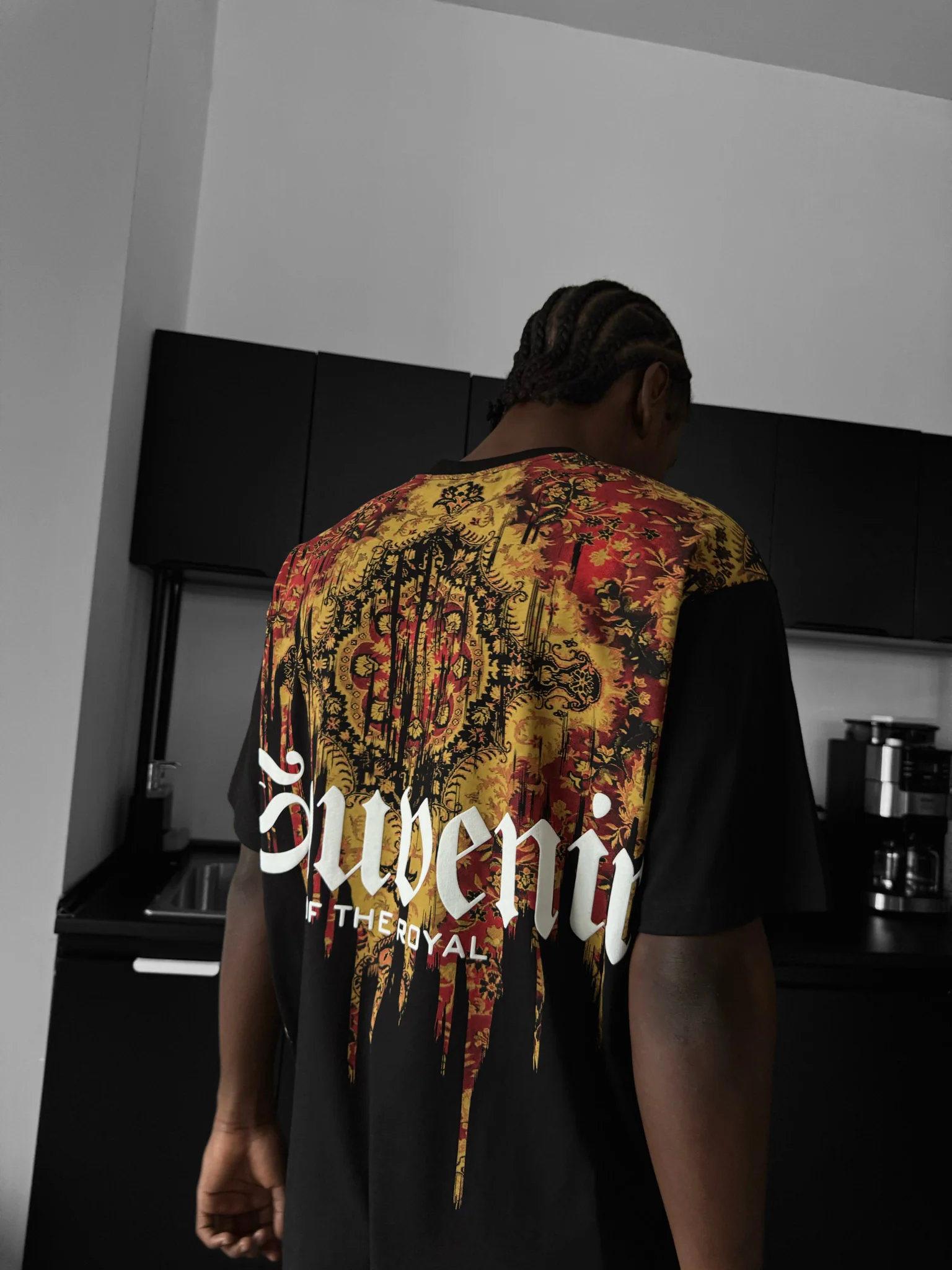 Oversize Souvenir T-Shirt - Black - Image 4