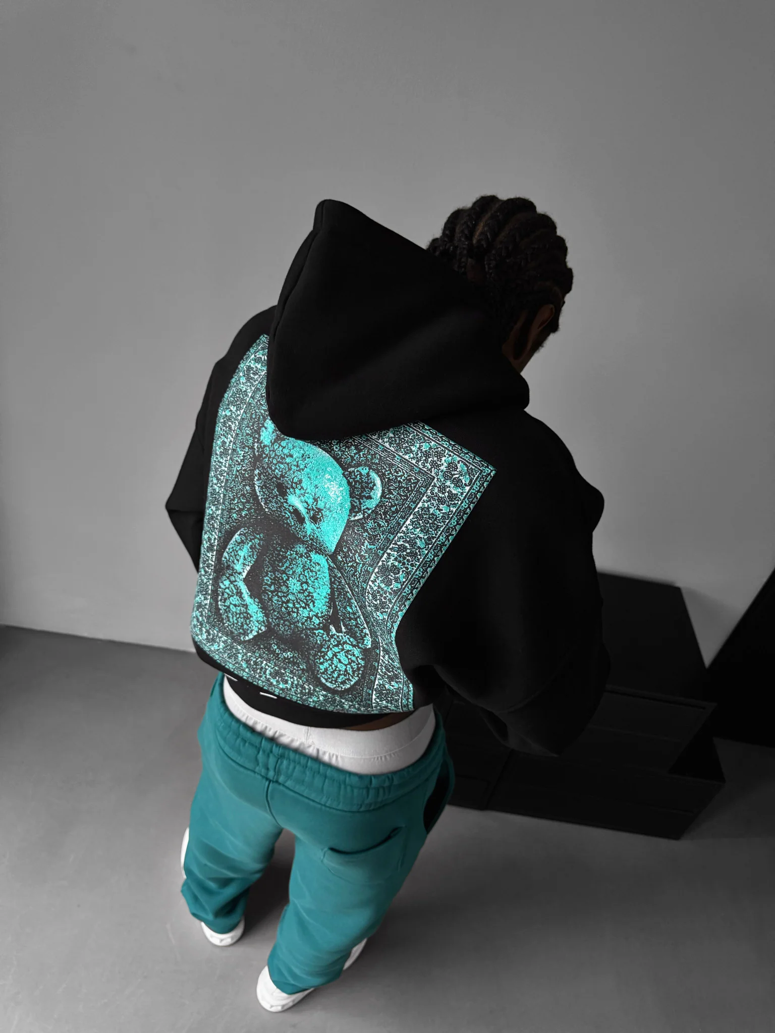 Oversize 'Stay Traditional' Hoodie - Black and Green - Image 3